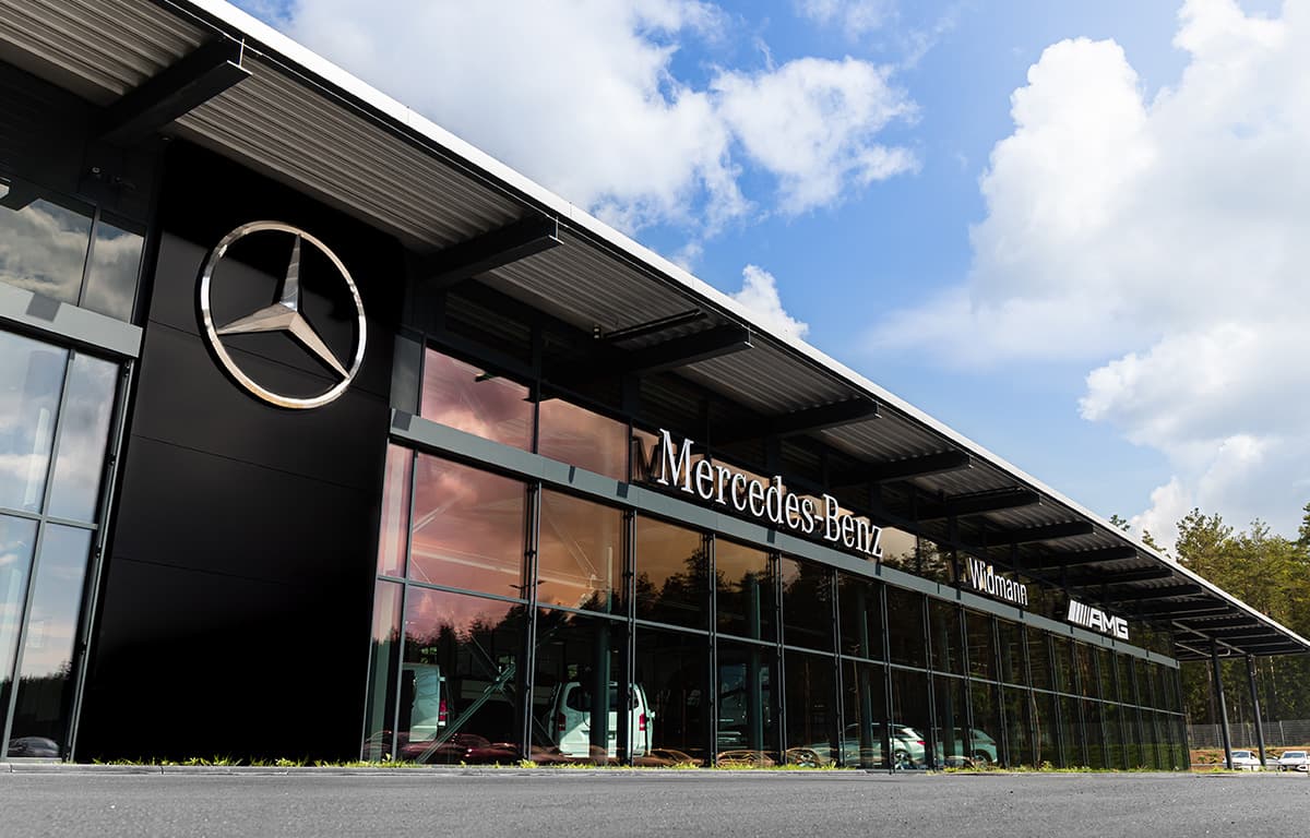 Außenansicht Mercedes-Benz Autohaus in Ebermannsdorf