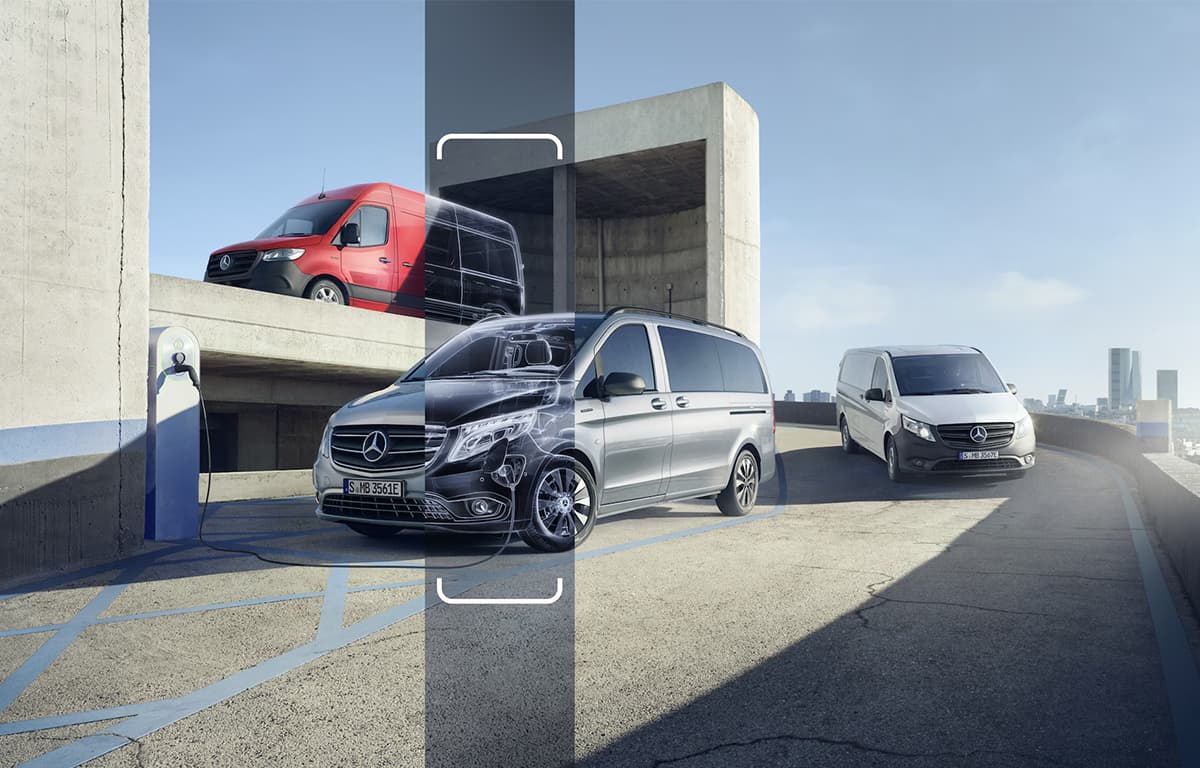 Eine graue Mercedes-Benz V-Klasse im Vordergrund und ein roter Mercedes-Benz Sprinter im Hintergrund. In der Bildmitte ein Streifen, der über den Fahrzeugen einen Röntgeneffekt andeutet.
