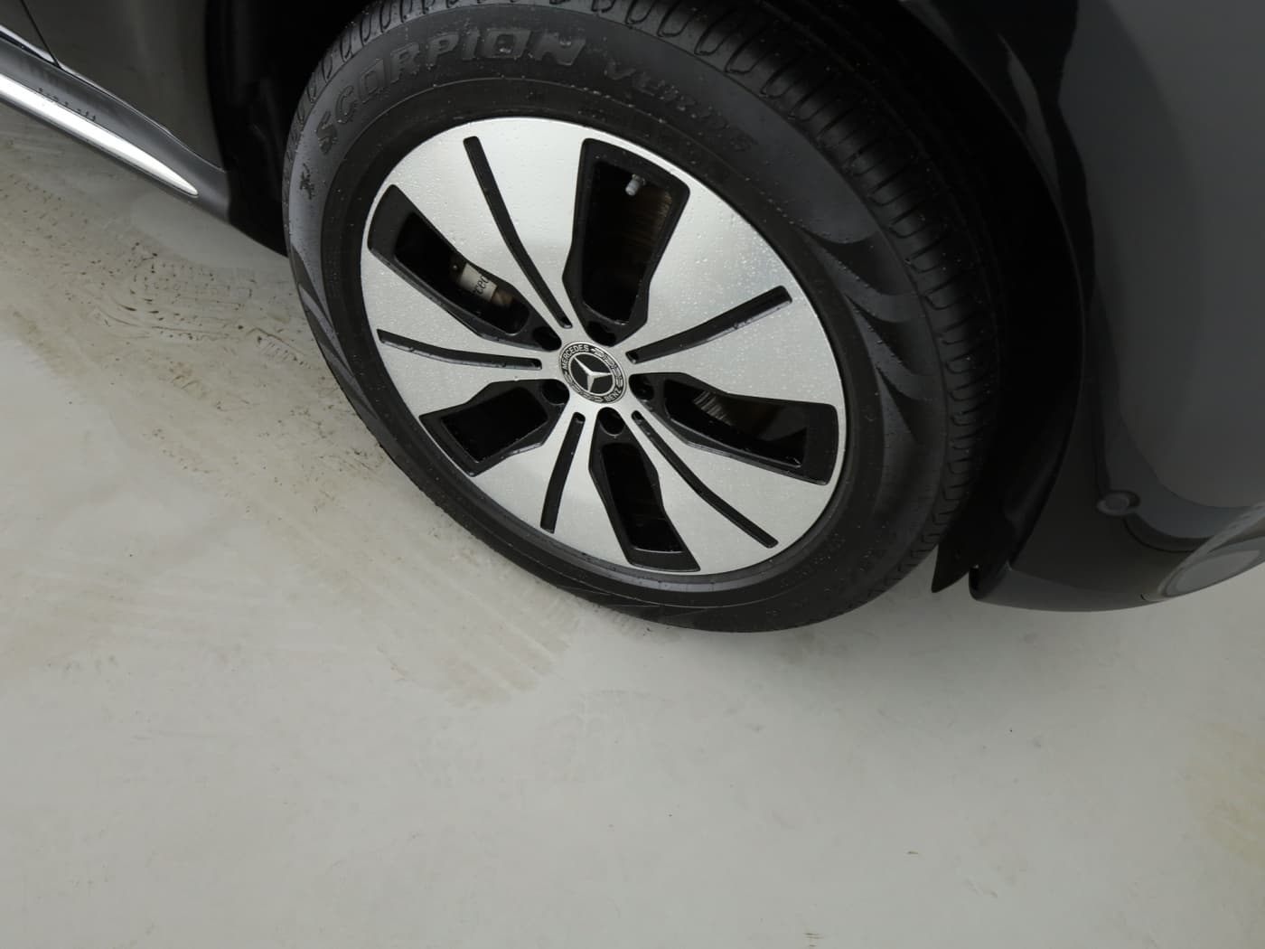 Mercedes-Benz EQC 400 4M Bild 22