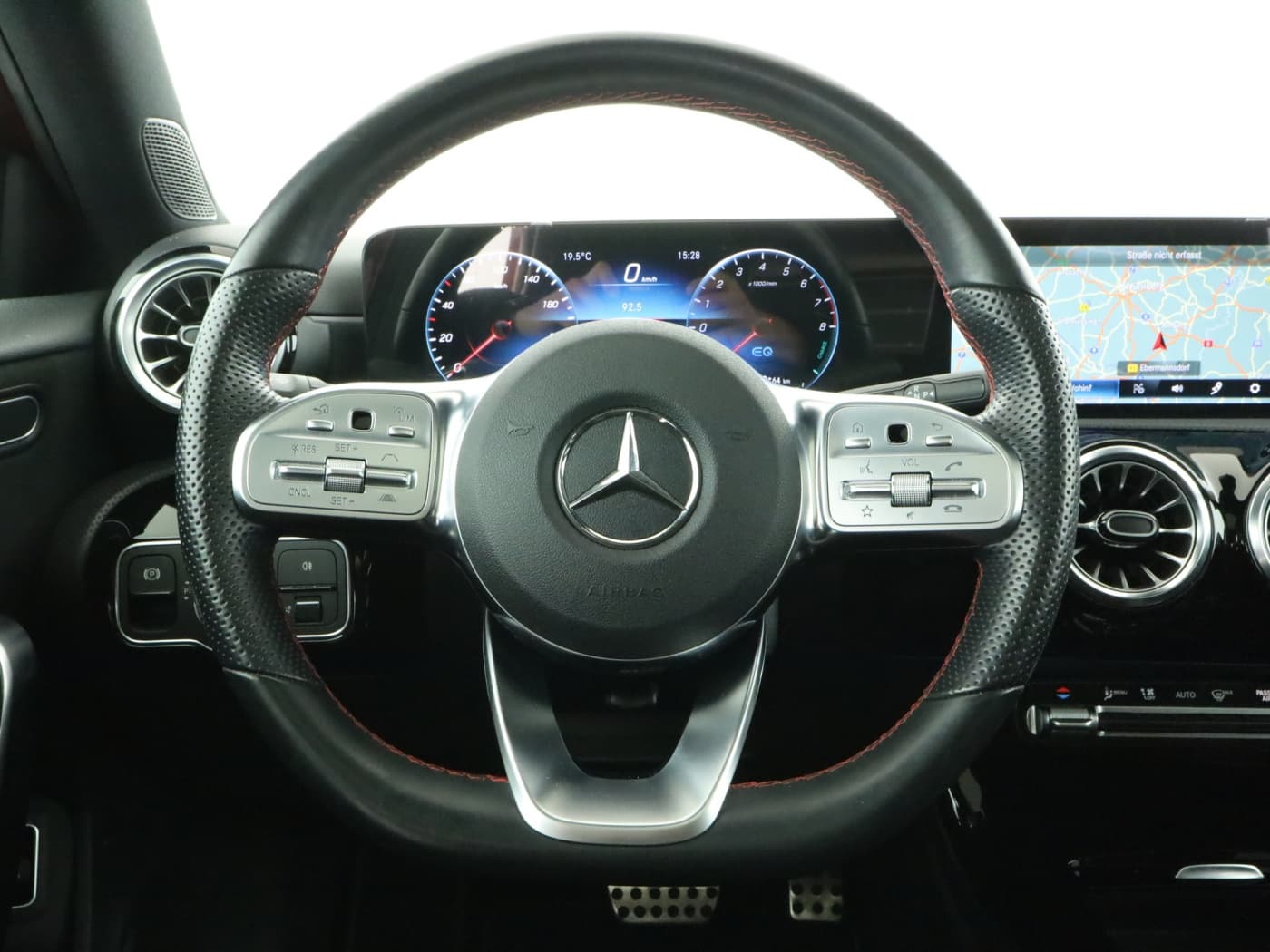Mercedes-Benz A 250 e Bild 11