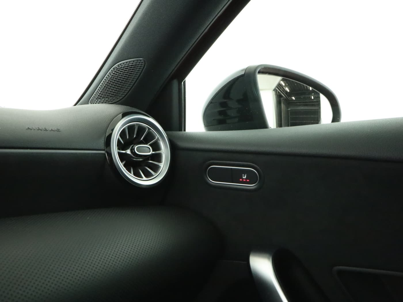 Mercedes-Benz A 250 e Bild 16