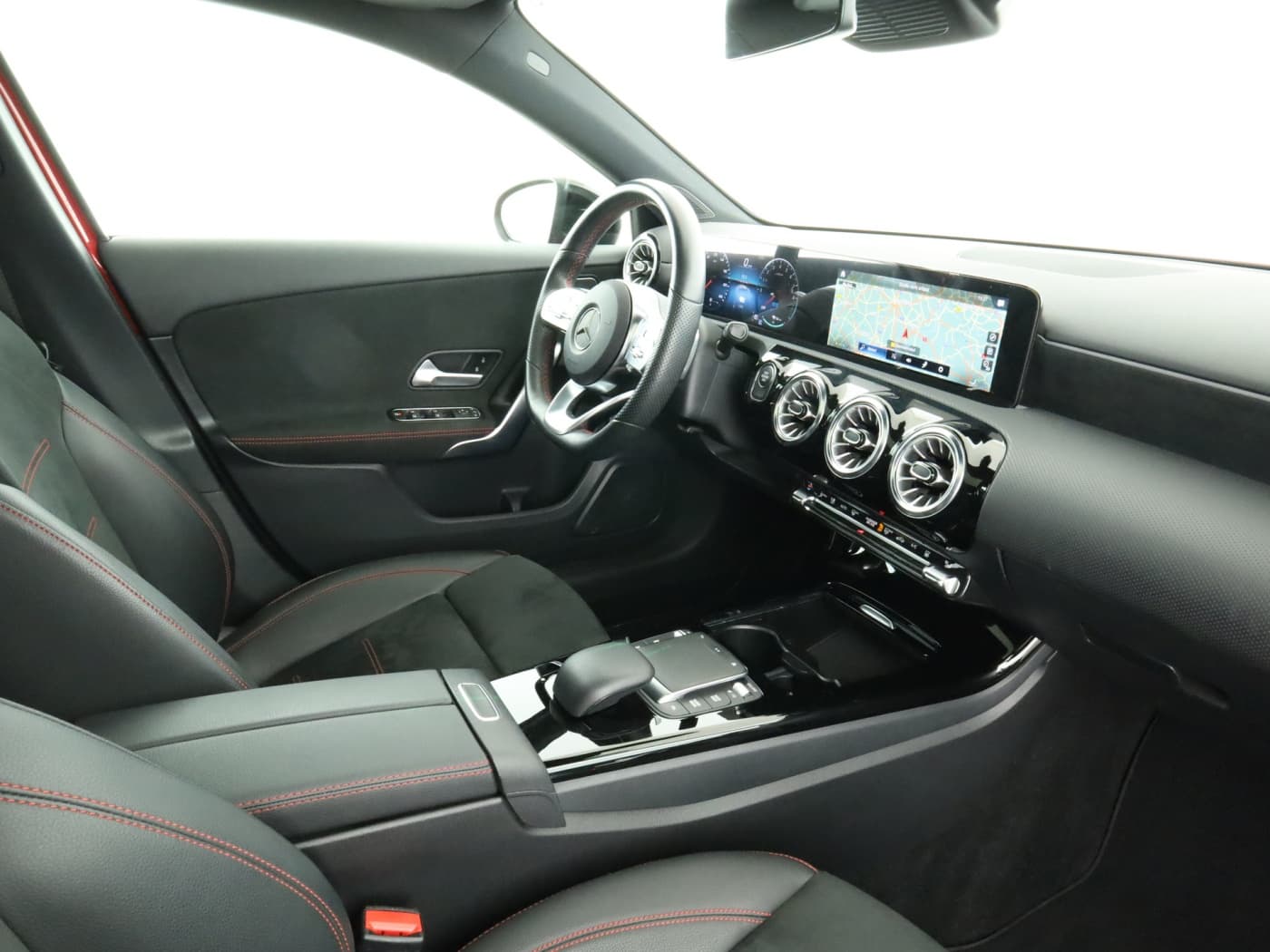 Mercedes-Benz A 250 e Bild 17