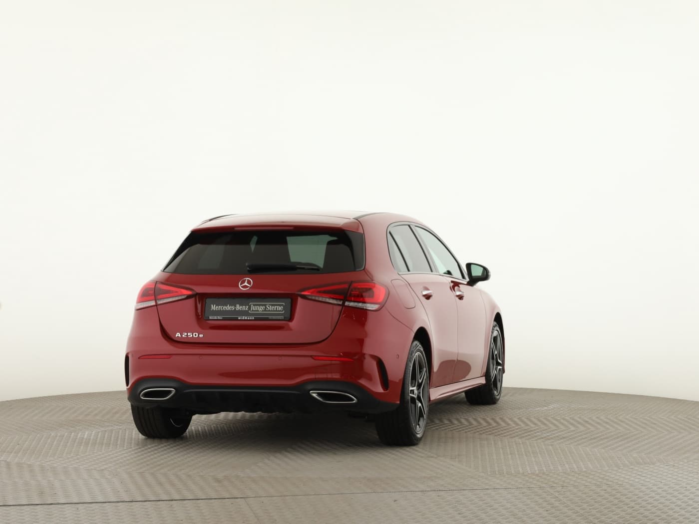 Mercedes-Benz A 250 e Bild 2