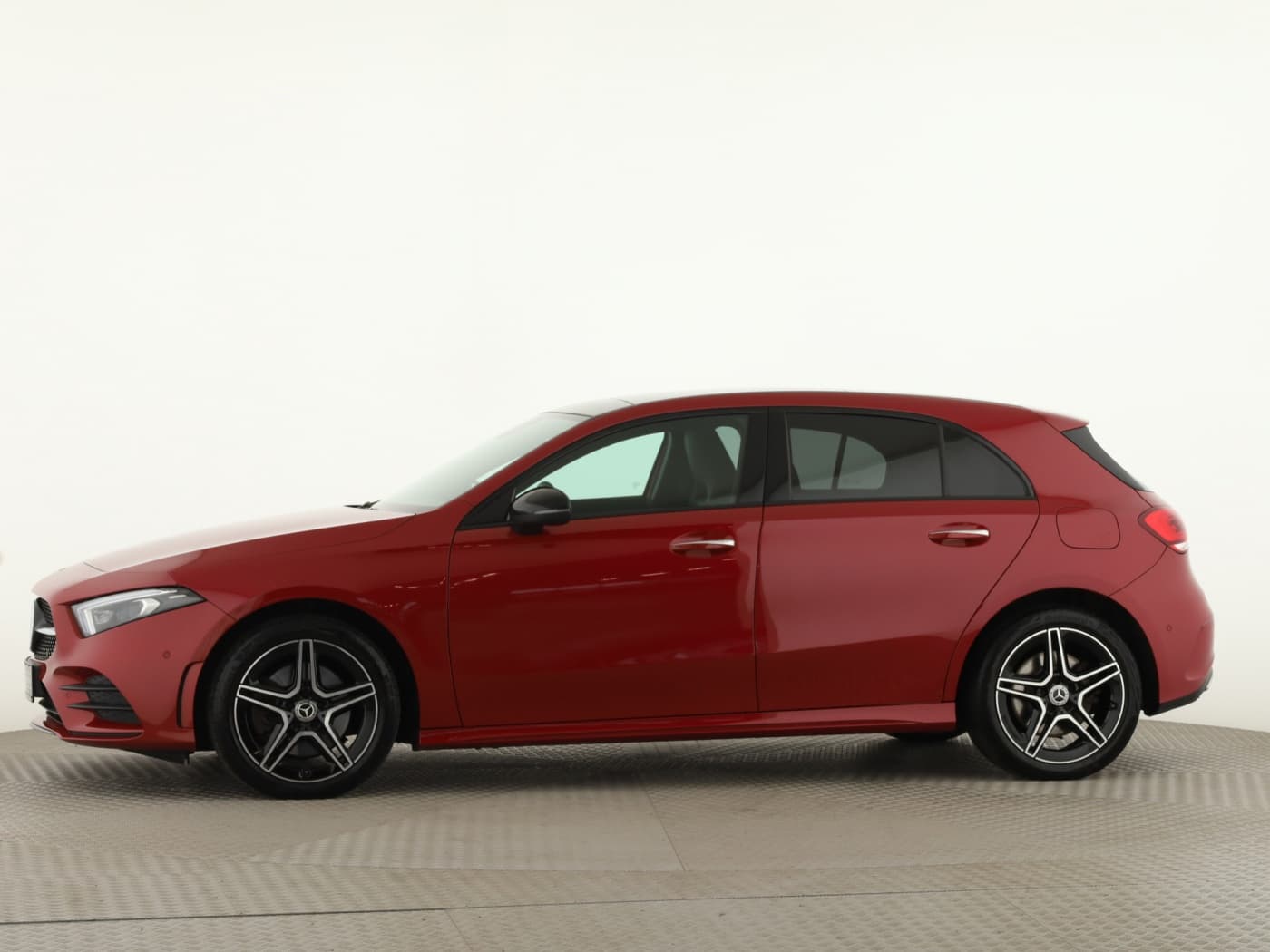 Mercedes-Benz A 250 e Bild 7