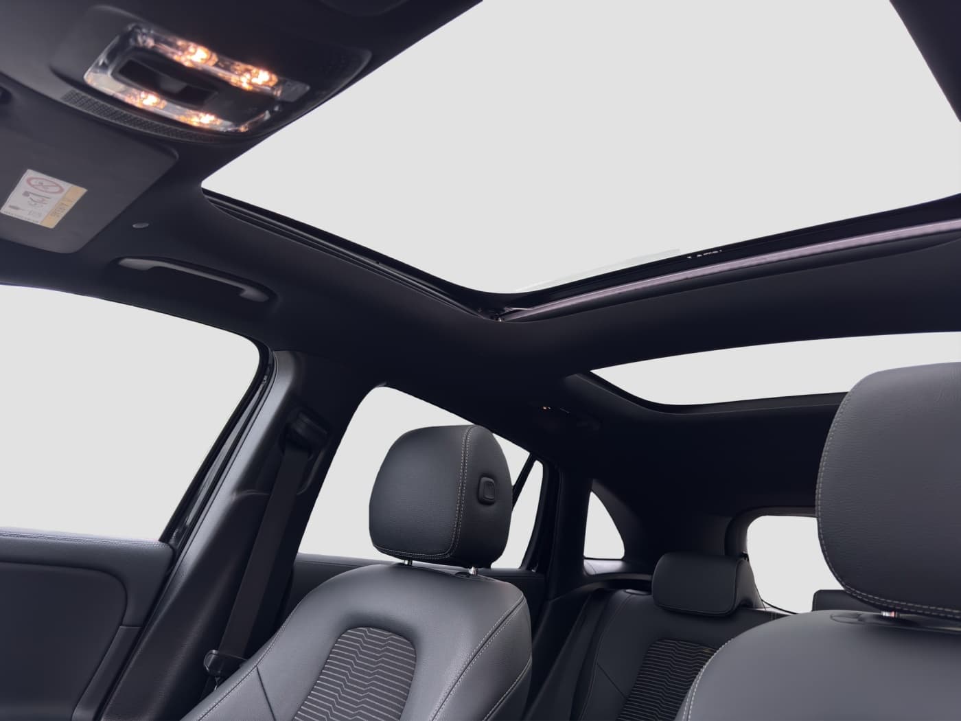 Mercedes-Benz GLA 180 Bild 16