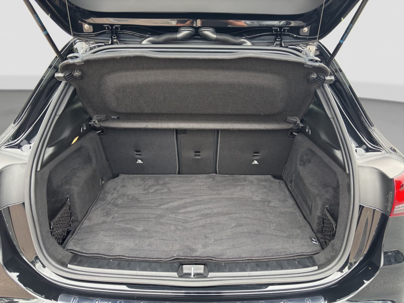 Mercedes-Benz GLA 180 Bild 19