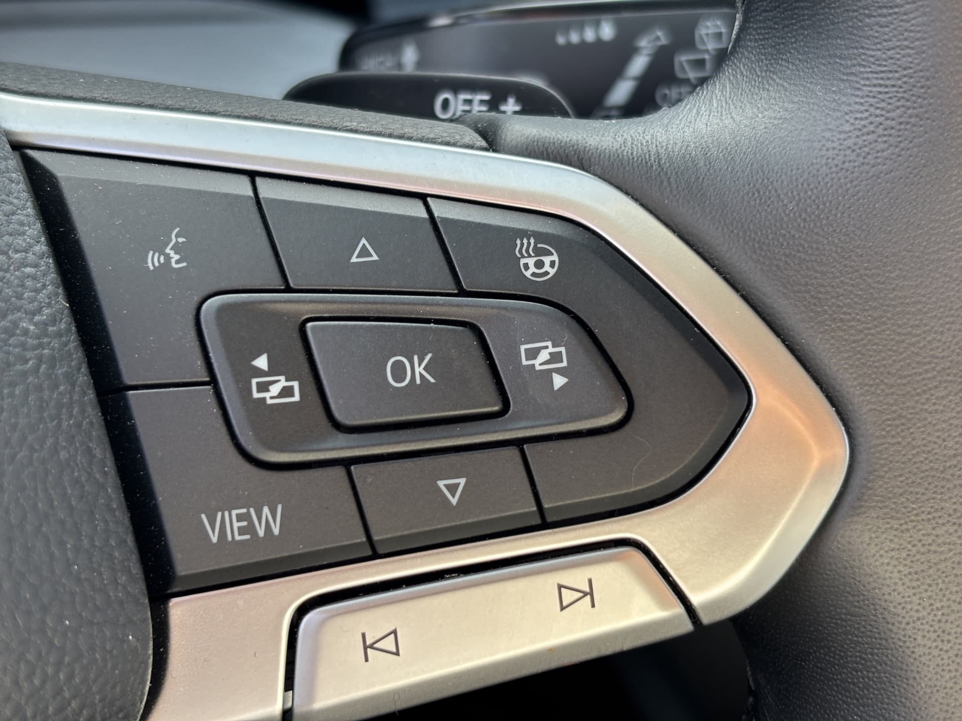 Volkswagen Golf Life 1.0 TSI DSG 110 PS ACC NAVI Kamera Bild 20