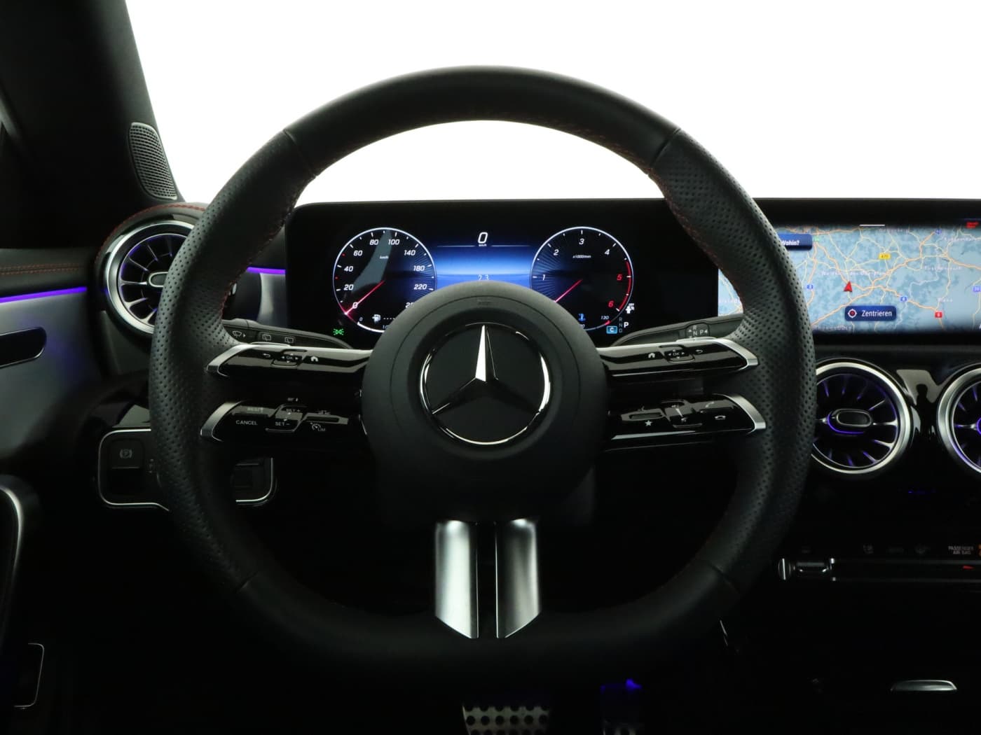 Mercedes-Benz CLA 200 d SB Bild 11