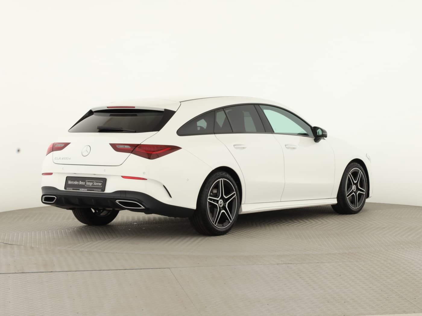 Mercedes-Benz CLA 200 d SB Bild 6