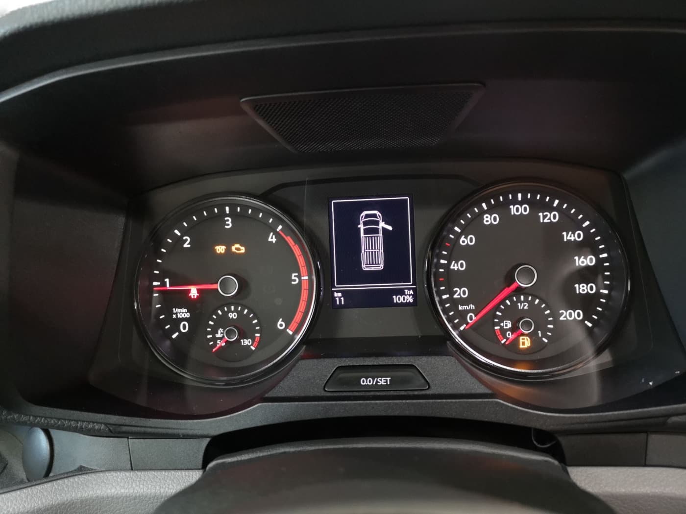 Volkswagen Crafter 35 Kasten Motor: 2.0 l TDI EU6-EA SCR 103 kW Getriebe: Frontantrieb 6-Gang-Schaltgetriebe Ra Bild 14