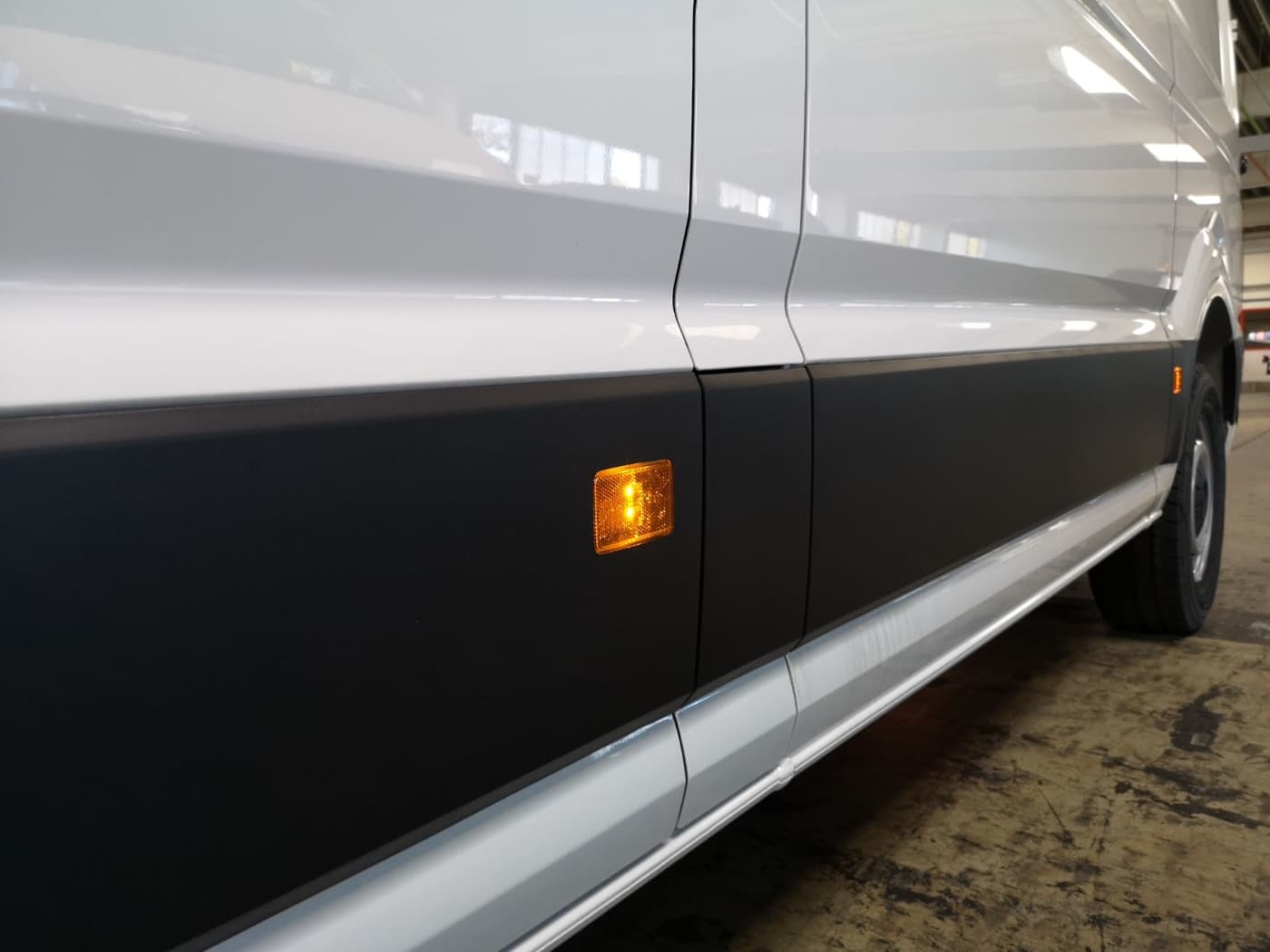 Volkswagen Crafter 35 Kasten Motor: 2.0 l TDI EU6-EA SCR 103 kW Getriebe: Frontantrieb 6-Gang-Schaltgetriebe Ra Bild 22