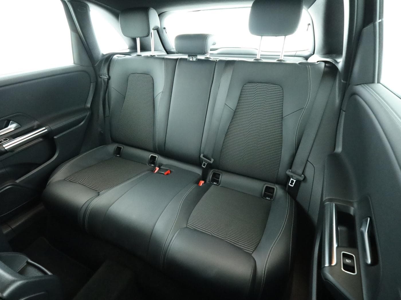 Mercedes-Benz B 180 Bild 18