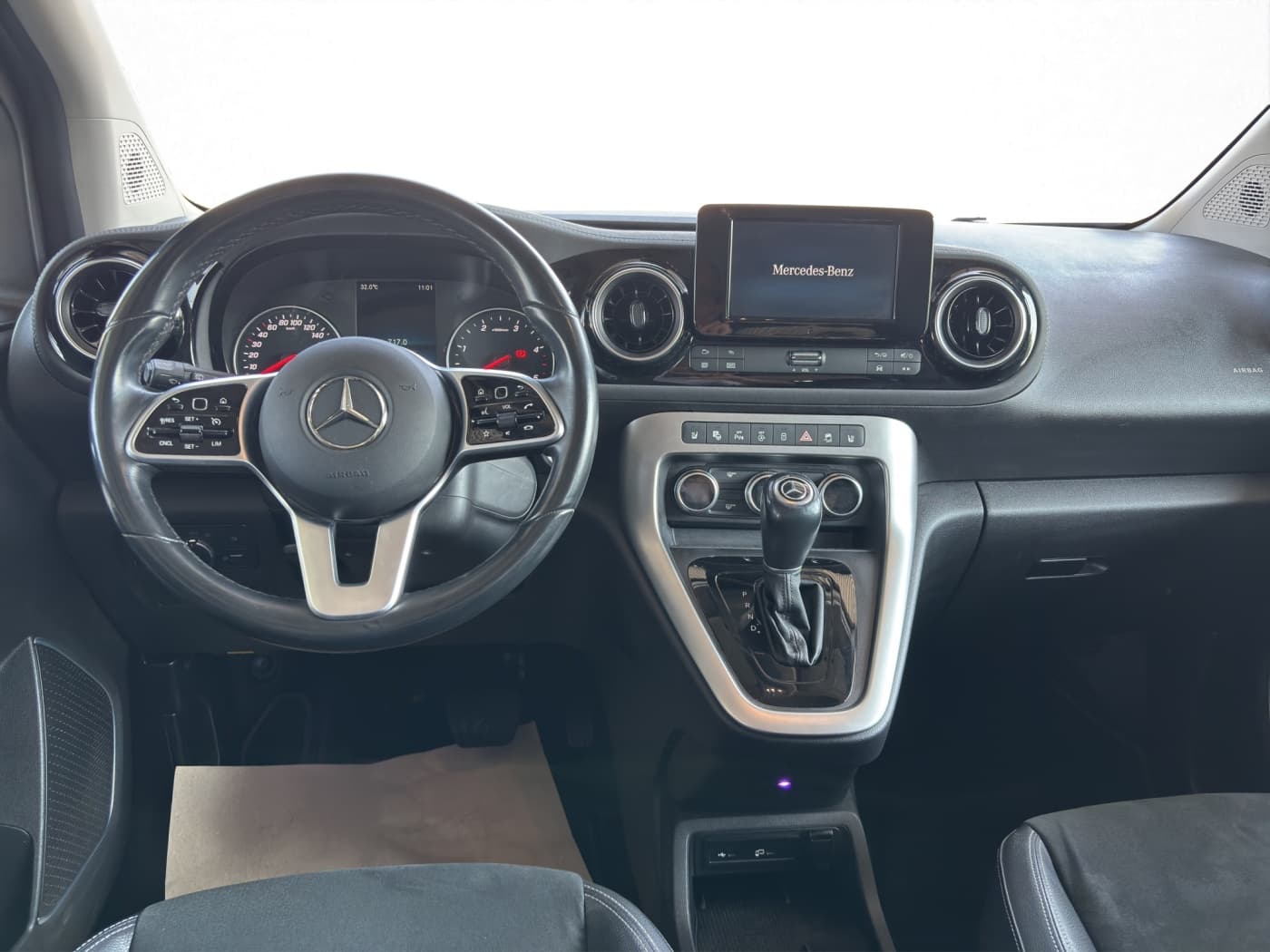 Mercedes-Benz T 180 d PROGRESSIVE Standard Bild 9
