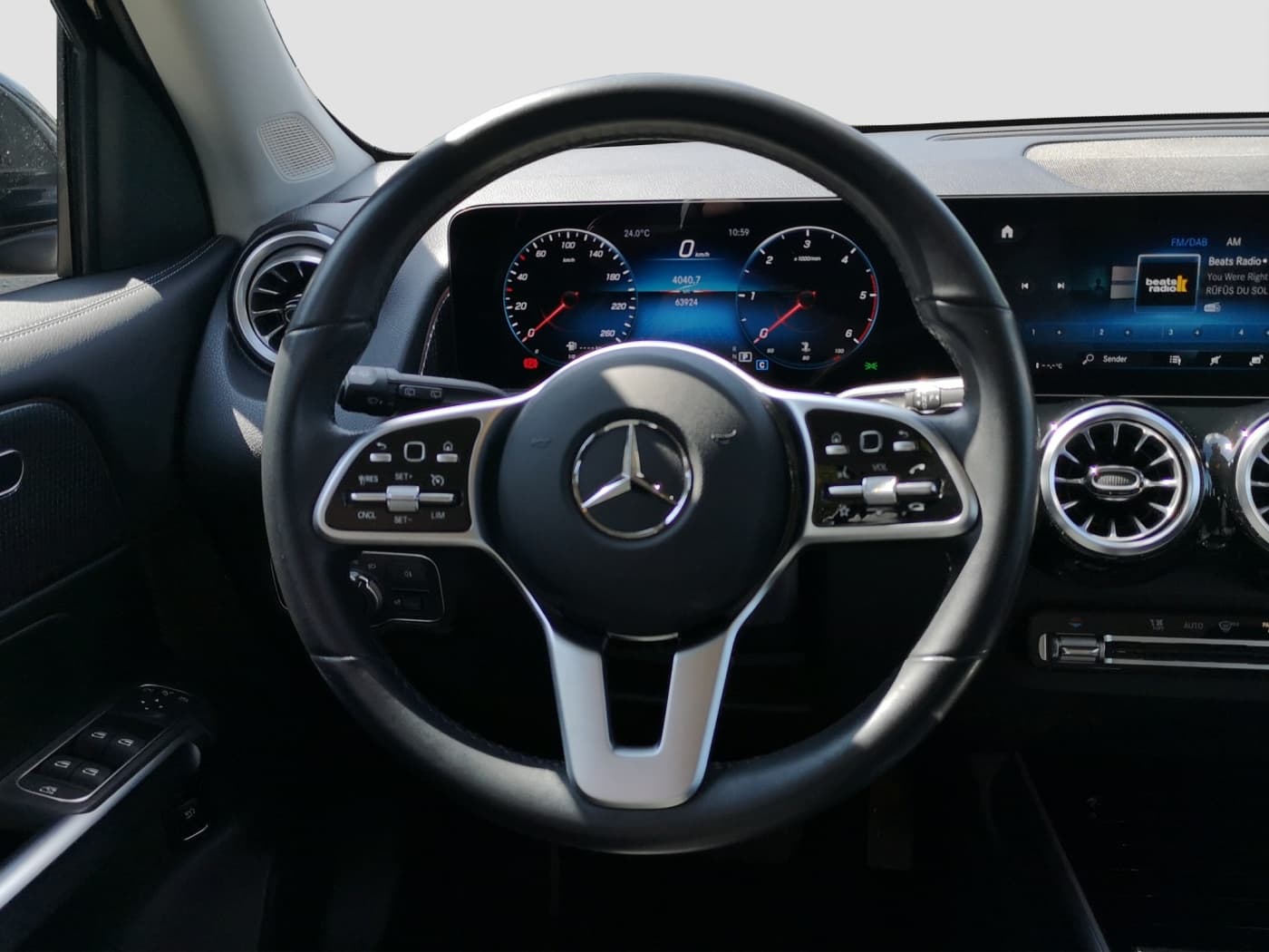 Mercedes-Benz GLB 220 d Bild 9
