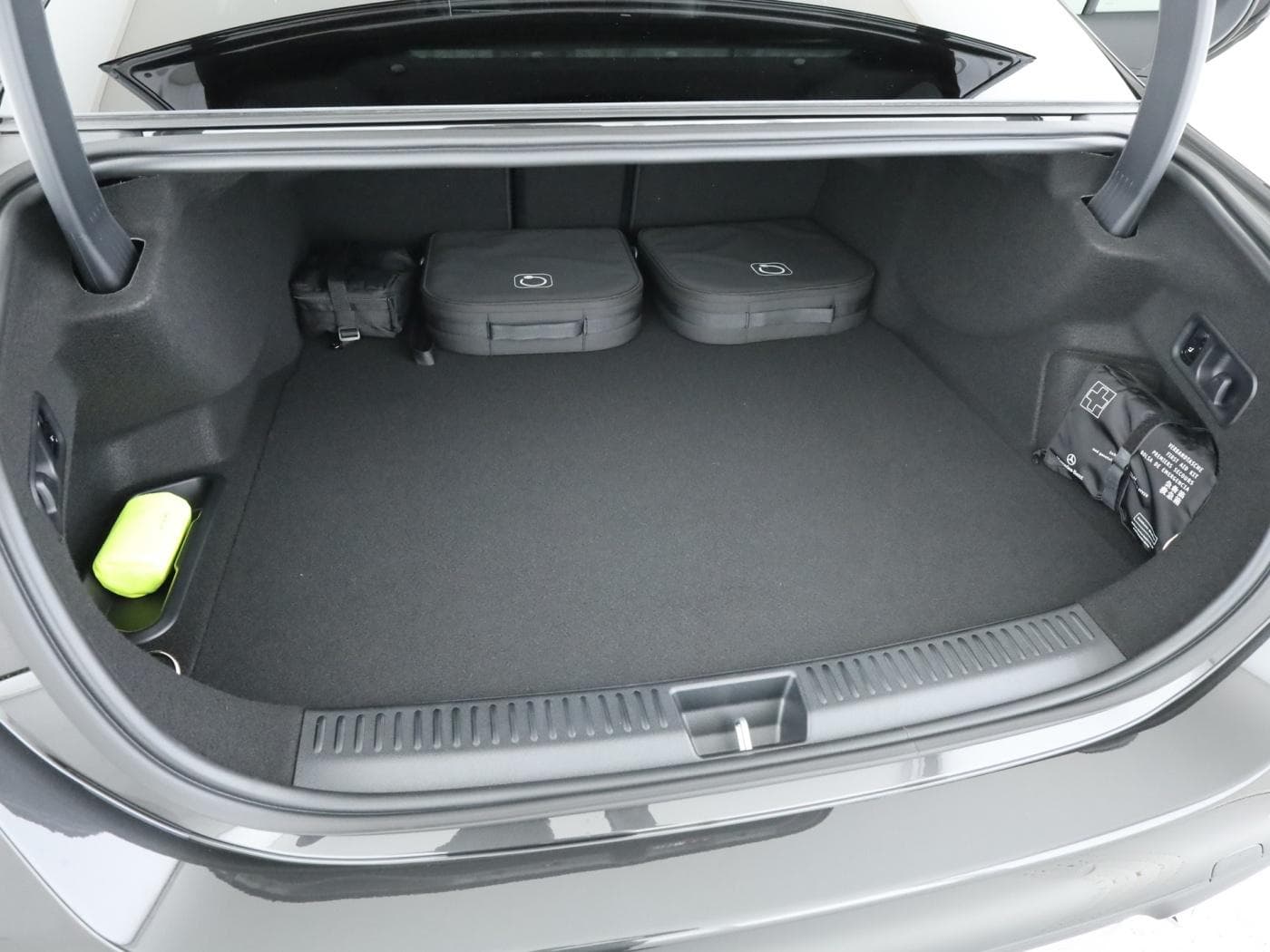 Mercedes-Benz E 400 e 4MATIC Bild 23