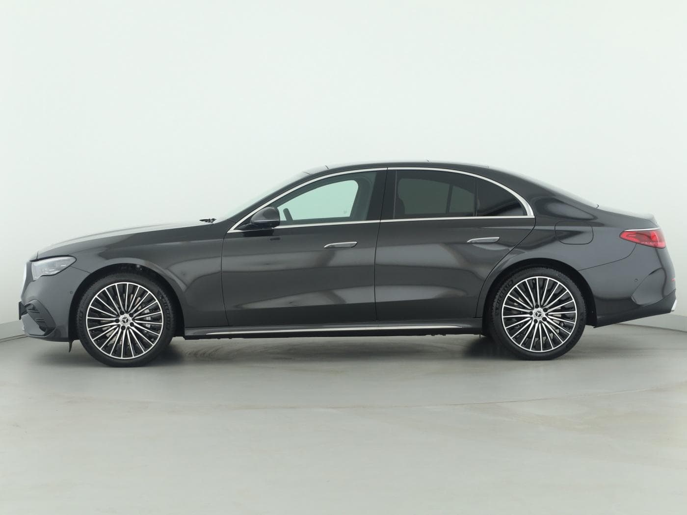 Mercedes-Benz E 400 e 4MATIC Bild 7