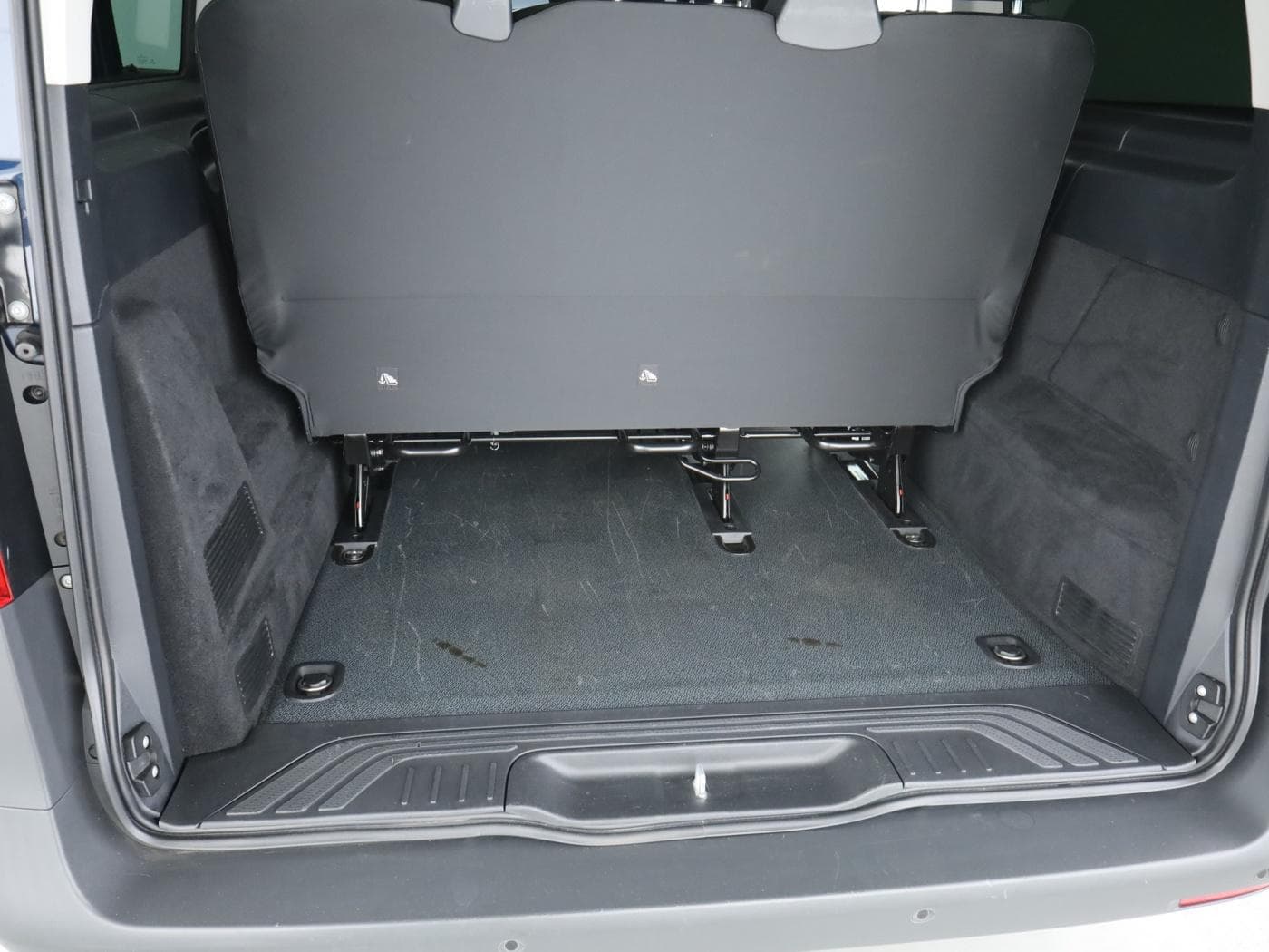 Mercedes-Benz eVito 129 Tourer PRO Lang 8_Sitze Bild 22