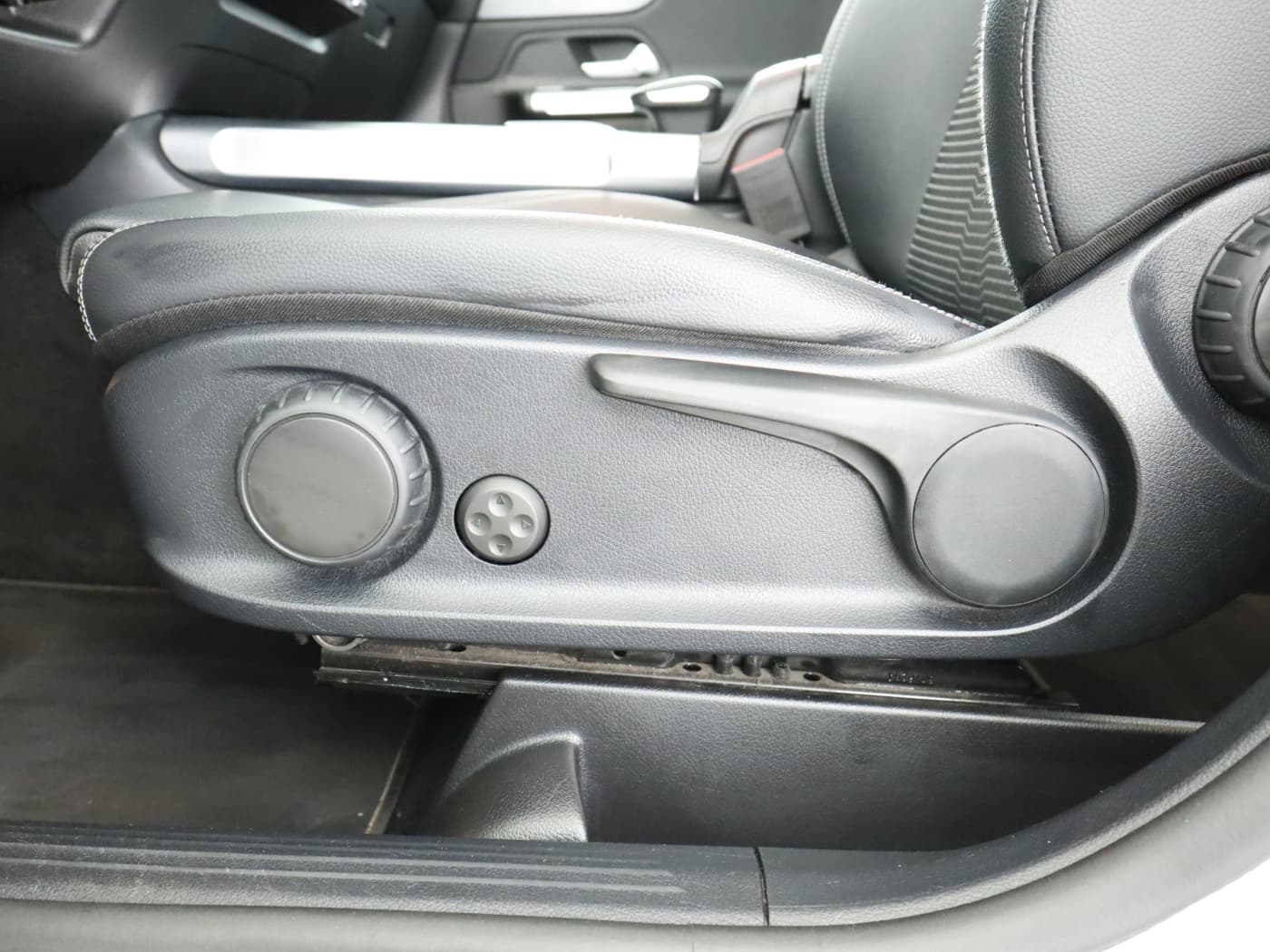 Mercedes-Benz GLB 220 d Bild 26