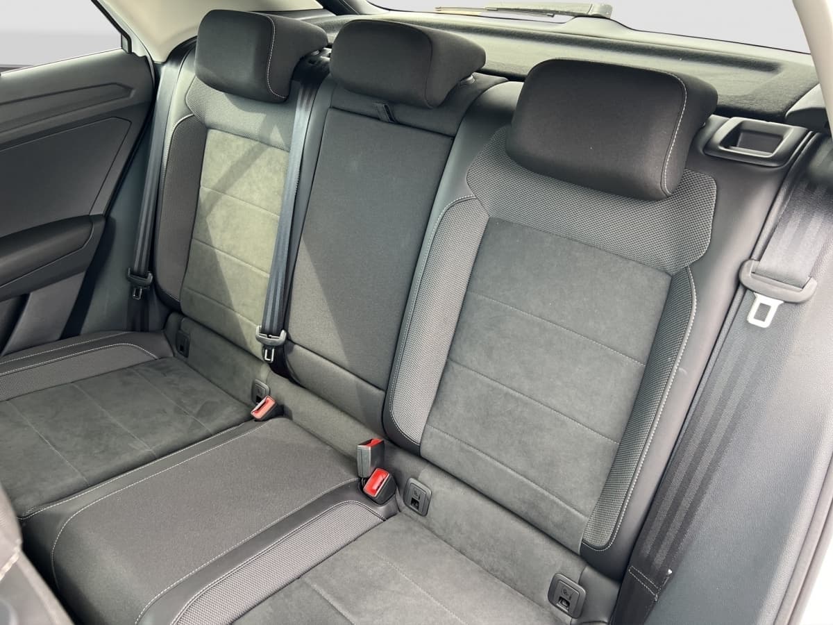 Volkswagen T-Roc Style 1.5 TSI 150 PS DSG AHK NAVI ACC LED Bild 16