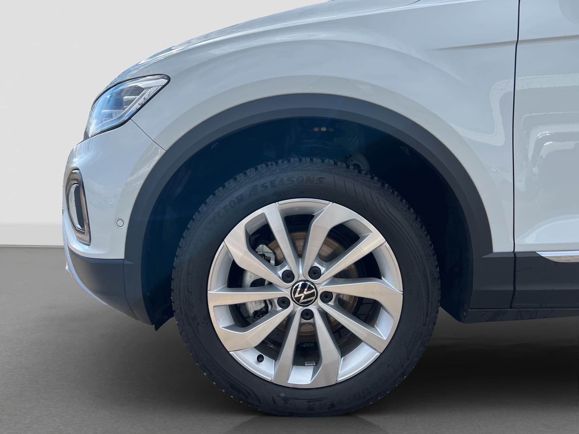 Volkswagen T-Roc Style 1.5 TSI 150 PS DSG AHK NAVI ACC LED Bild 19