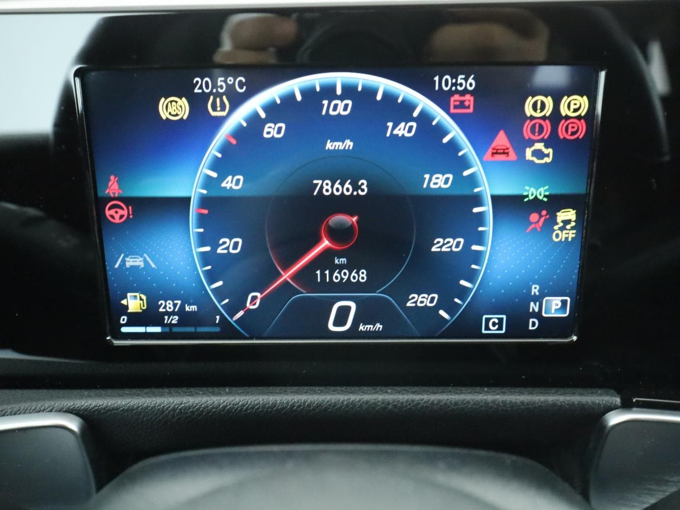 Mercedes-Benz GLB 220 d Bild 12