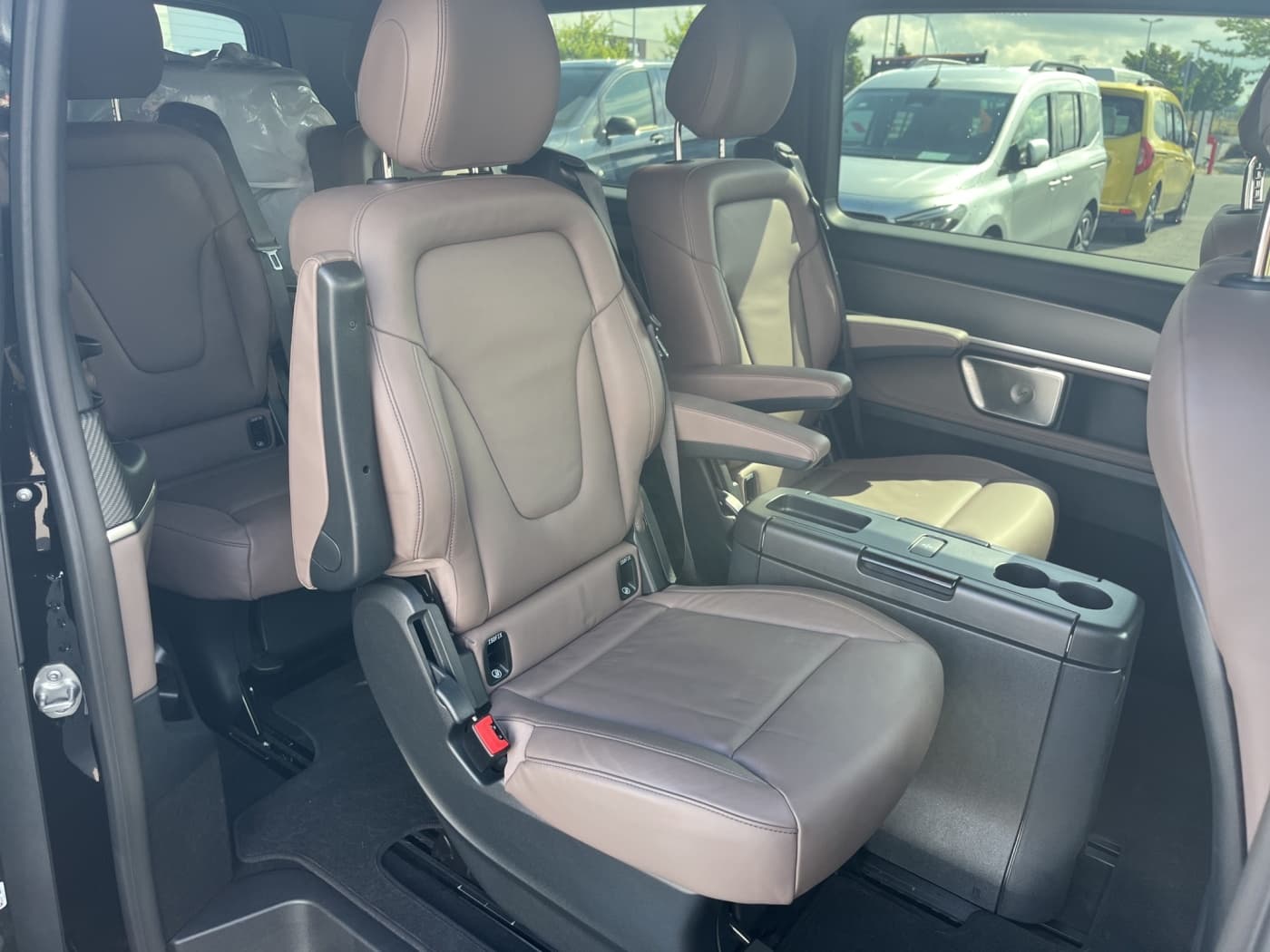 Mercedes-Benz V 300 d EXCLUSIVE AMG XL Bild 17