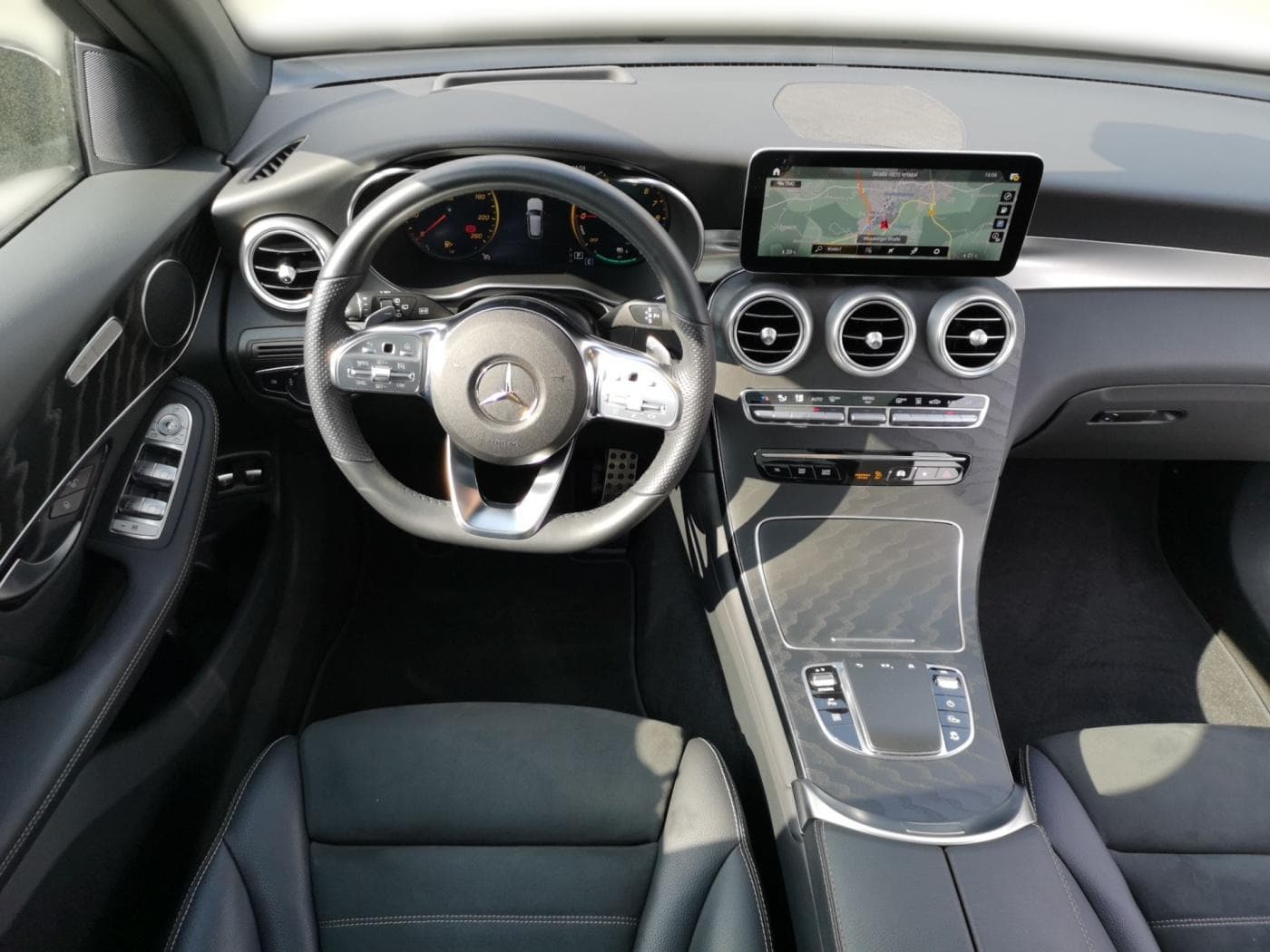 Mercedes-Benz GLC 300 e 4M Bild 10