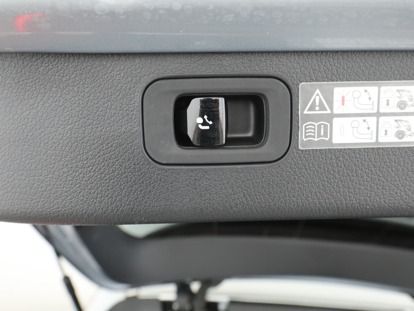 Mercedes-Benz C 300 e T Bild 26