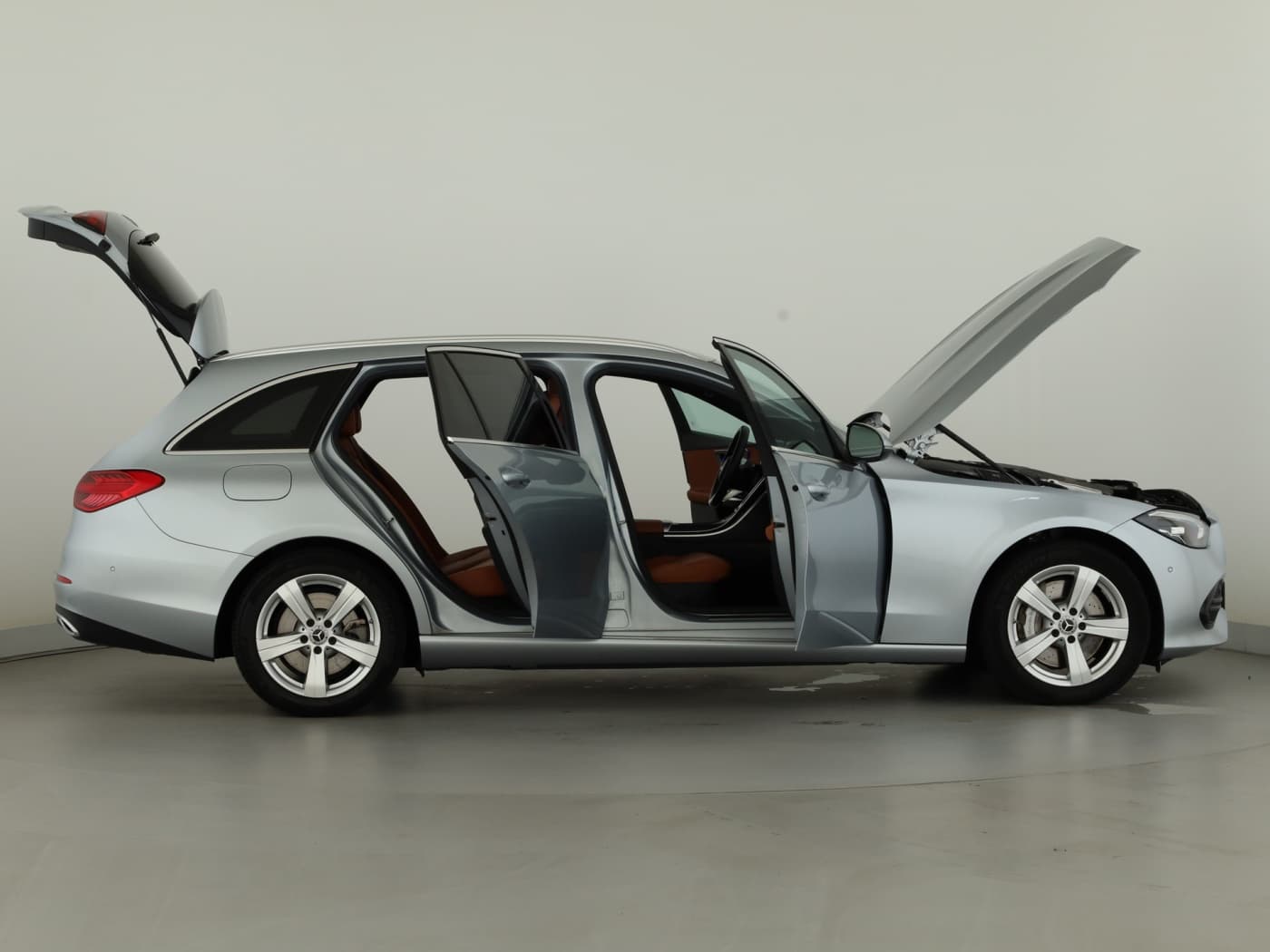 Mercedes-Benz C 300 e T Bild 8