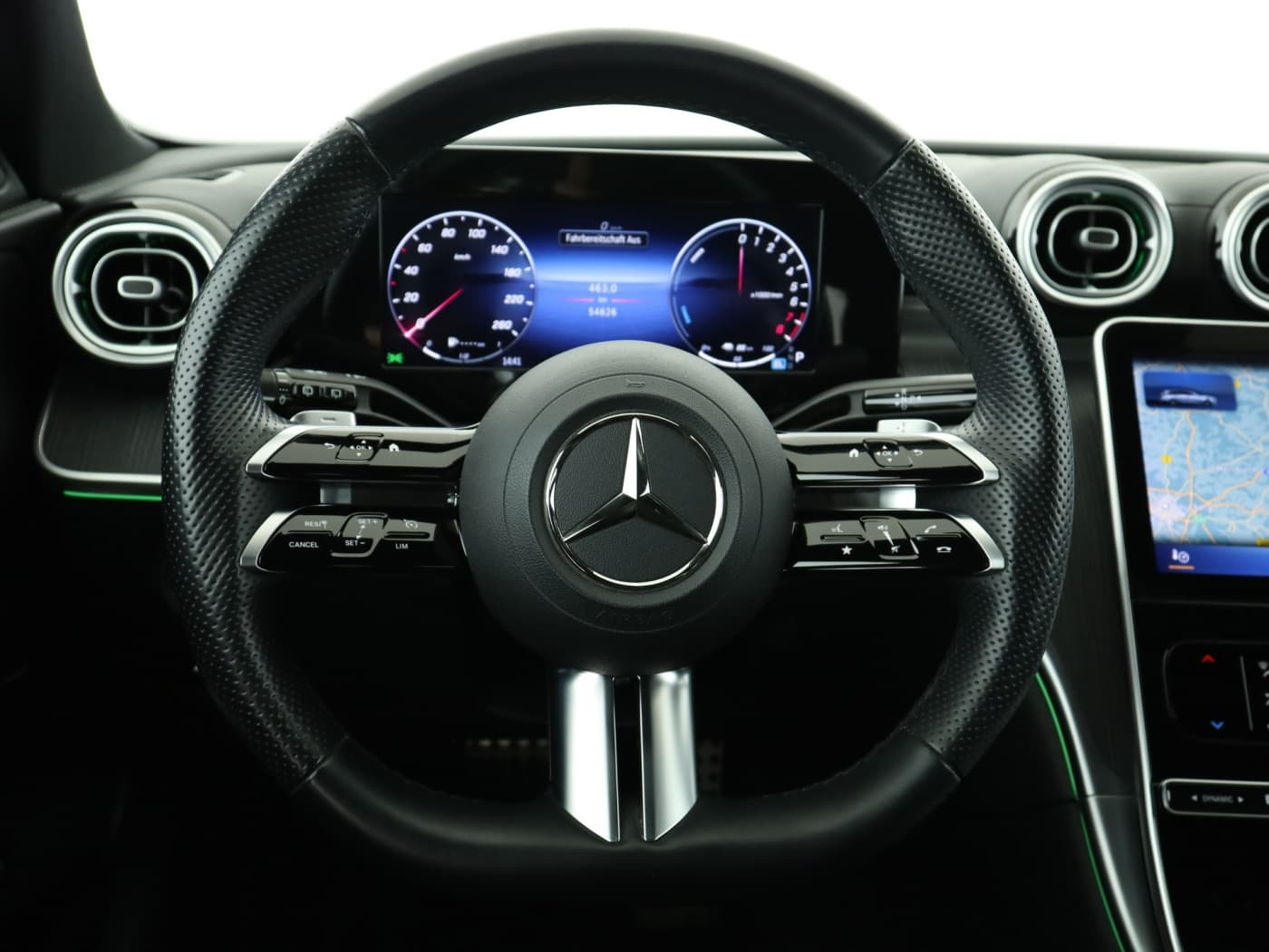 Mercedes-Benz C 300 e T Bild 11