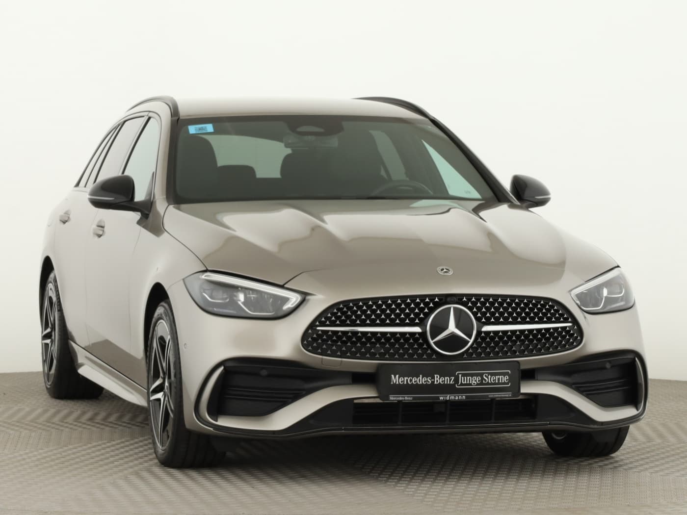 Mercedes-Benz C 300 e T Bild 3