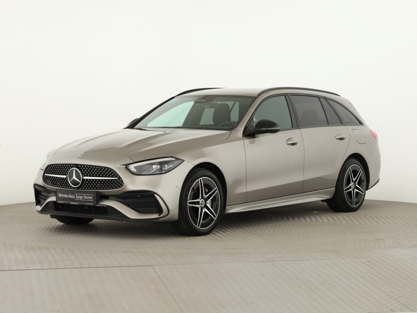 Mercedes-Benz C 300 e T Bild 5