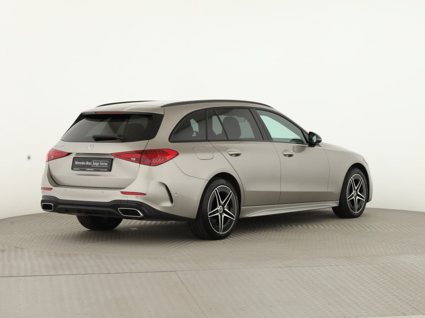 Mercedes-Benz C 300 e T Bild 6