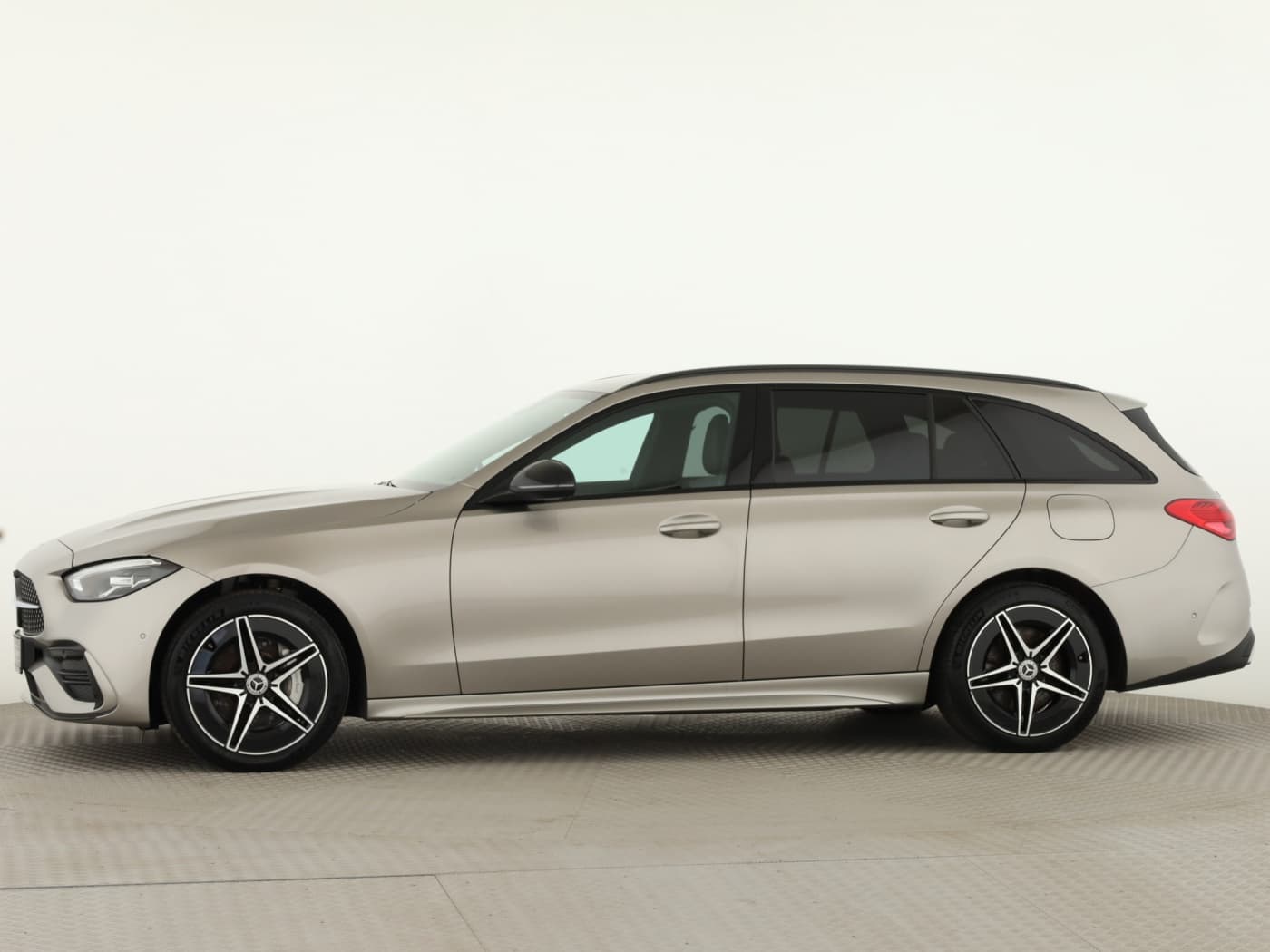 Mercedes-Benz C 300 e T Bild 7