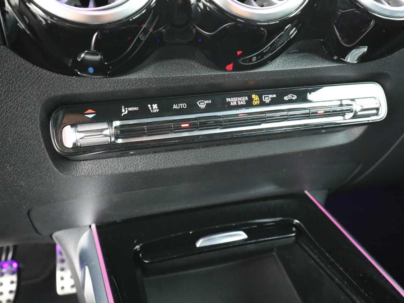 Mercedes-Benz EQB 300 4M Bild 14