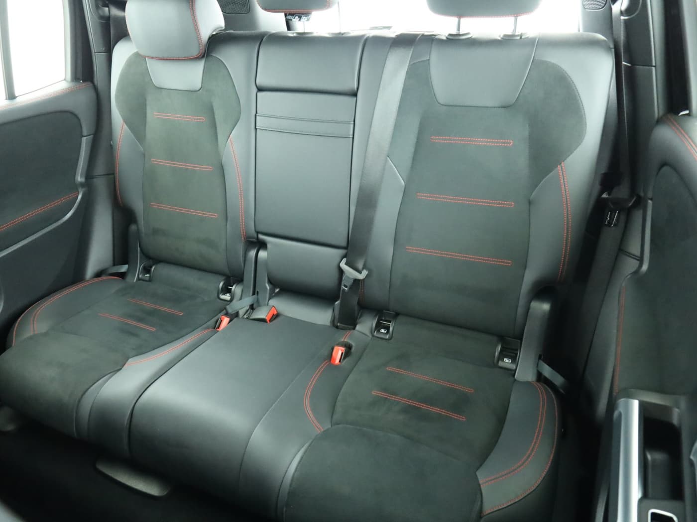 Mercedes-Benz EQB 300 4M Bild 18