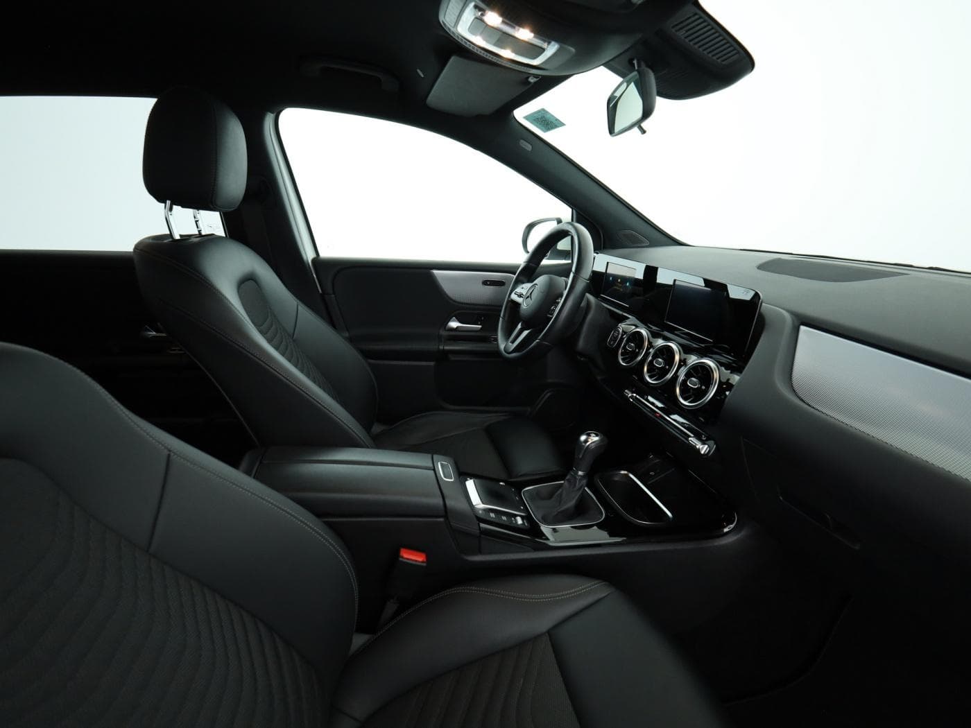 Mercedes-Benz B 180 d Bild 17