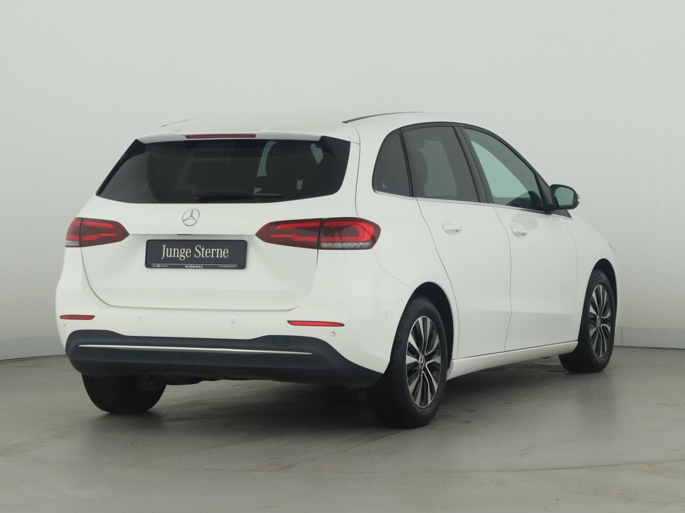 Mercedes-Benz B 180 d Bild 2