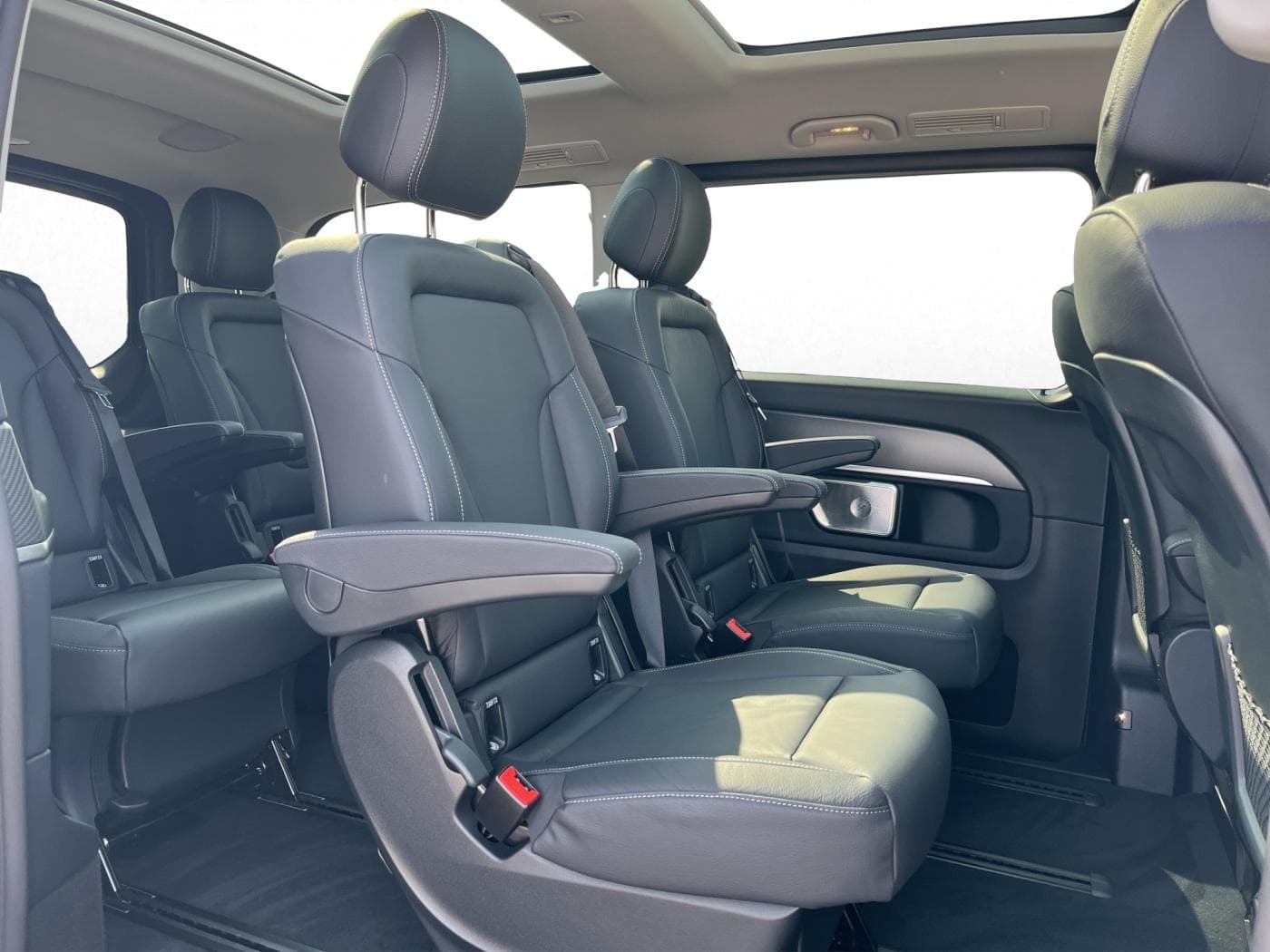 Mercedes-Benz V 250 d 4MATIC AVANTGARDE AMG Bild 14