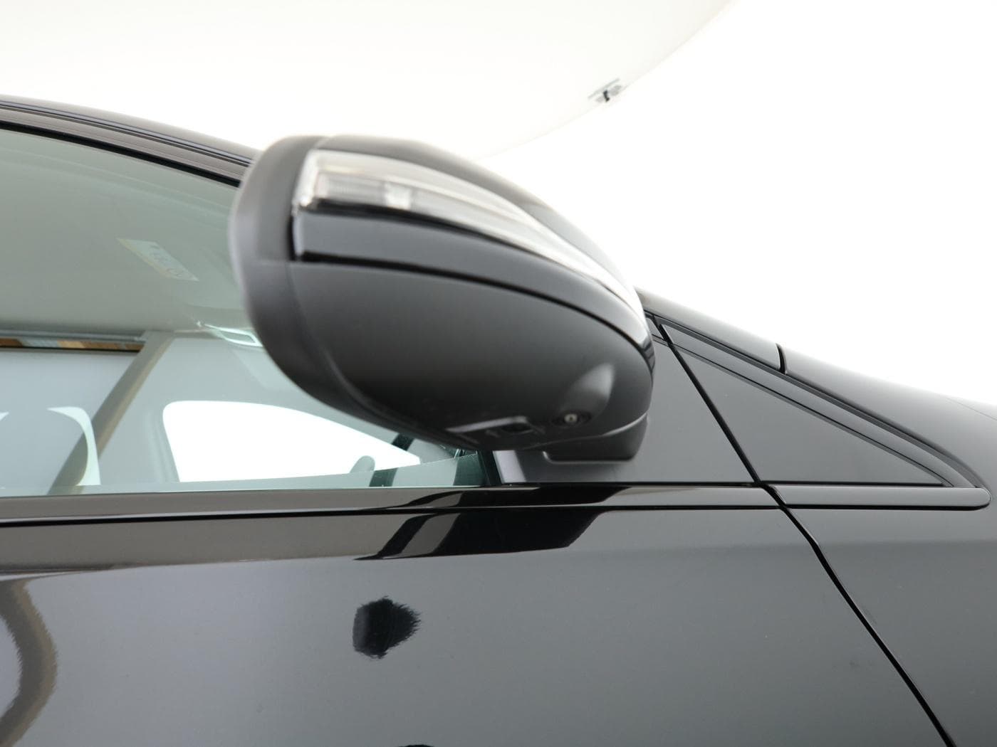 Mercedes-Benz B 200 d Bild 25