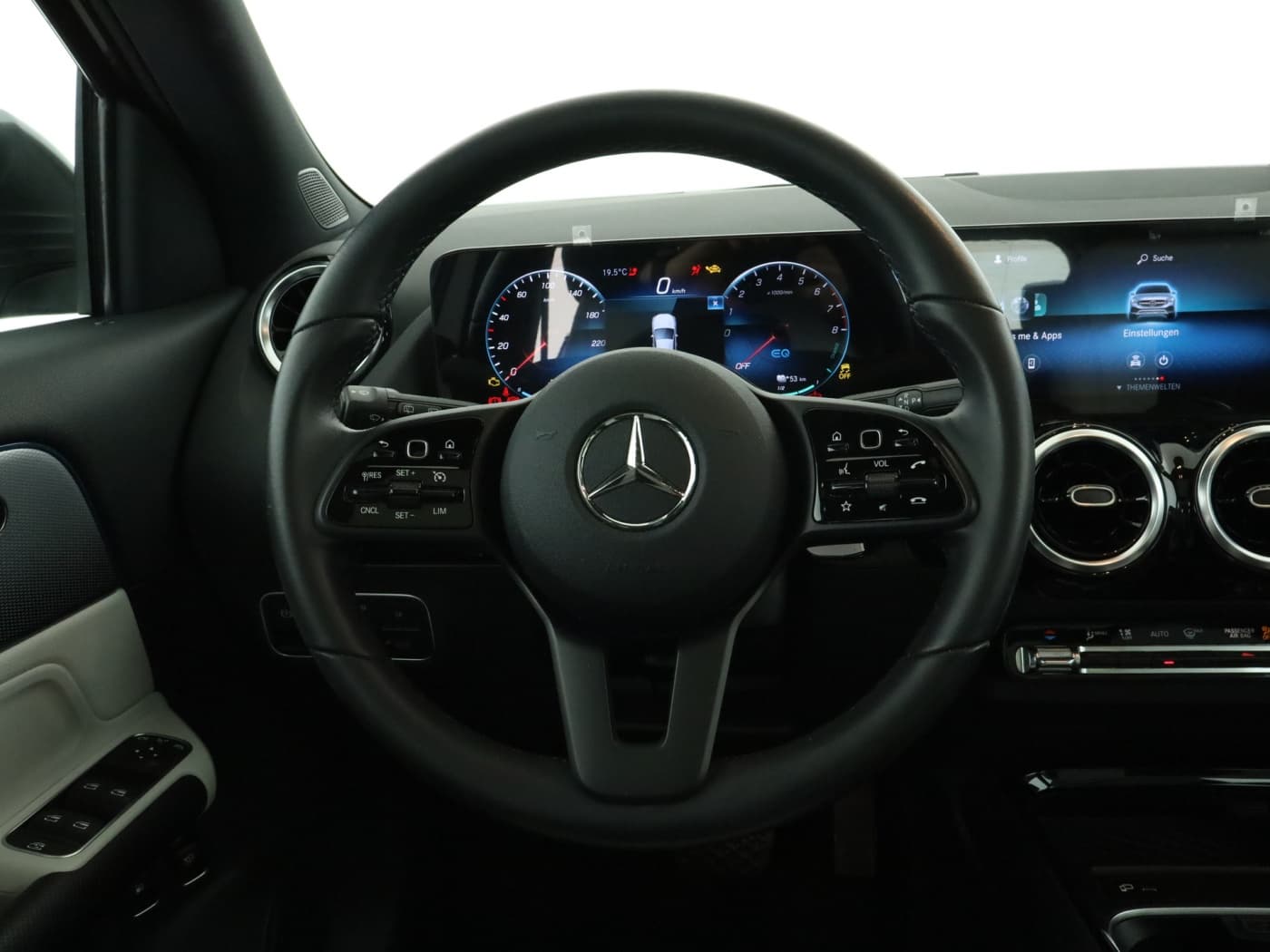 Mercedes-Benz GLA 250 e Bild 11