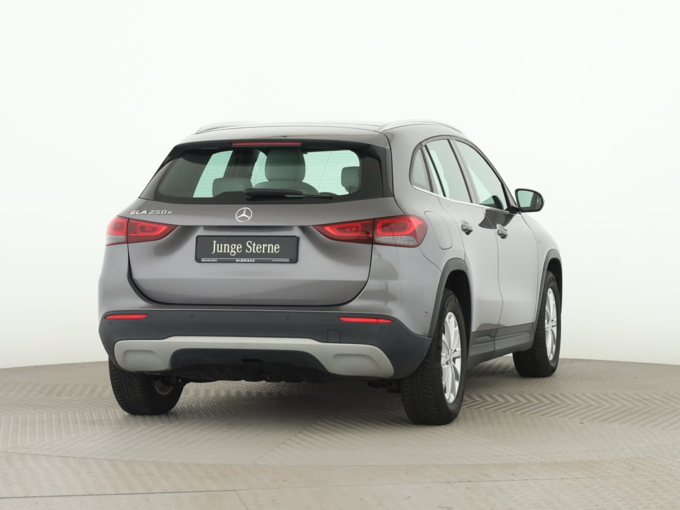 Mercedes-Benz GLA 250 e Bild 2