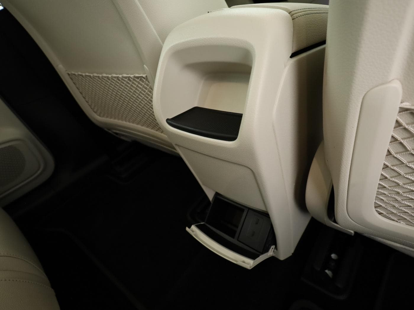 Mercedes-Benz EQA 250 Bild 24