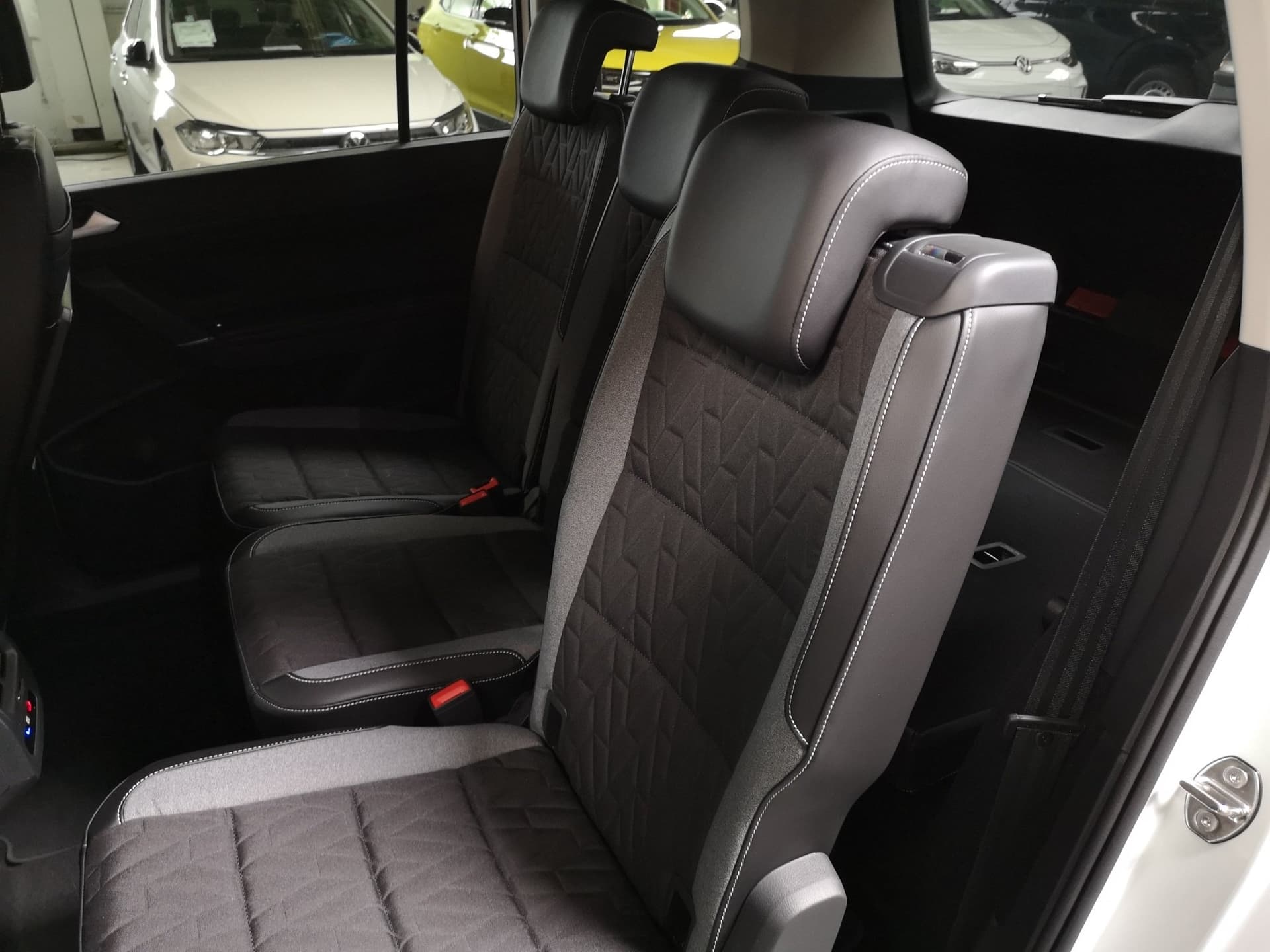Volkswagen Touran GOAL 1.5 TSI 150 PS 7-SITZE KAMERA ACC Bild 25
