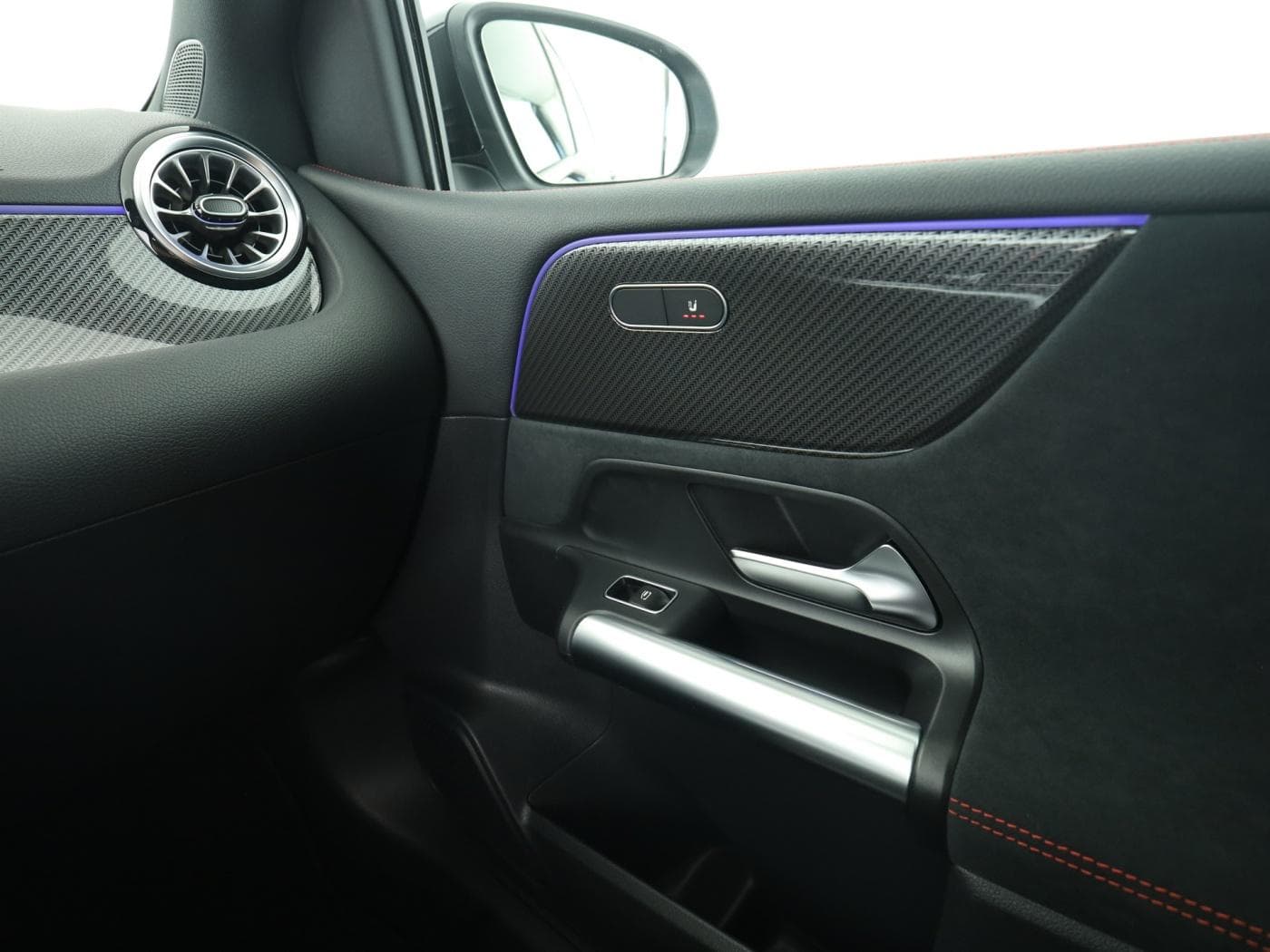 Mercedes-Benz B 220 d Bild 16