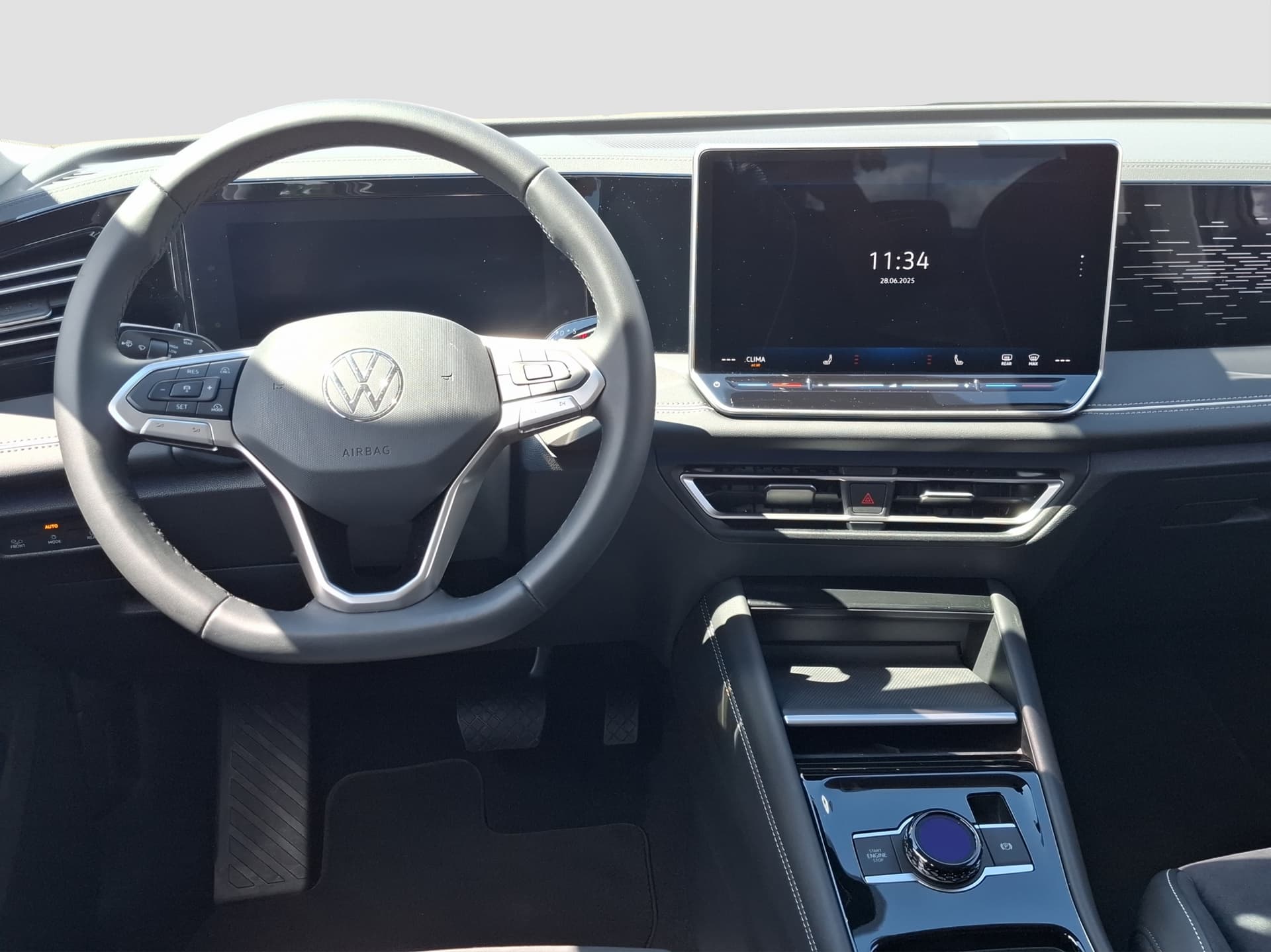 Volkswagen Tiguan Elegance 1.5 TSI 150 PS DSG AHK NAVI Kamera Bild 9