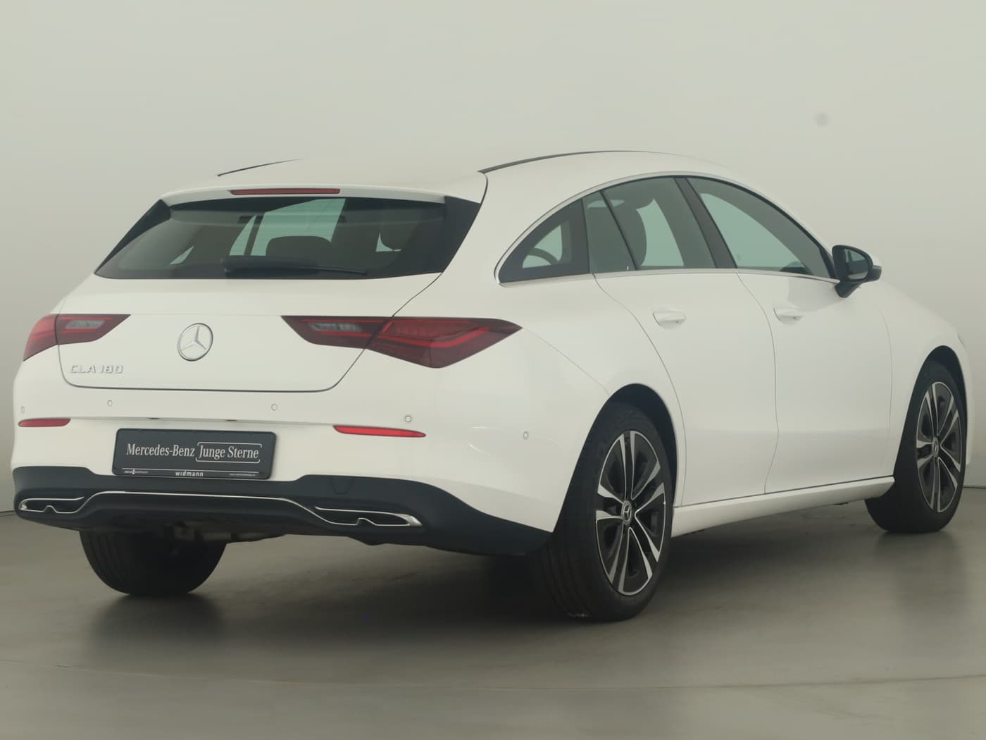 Mercedes-Benz CLA 180 SB Bild 2