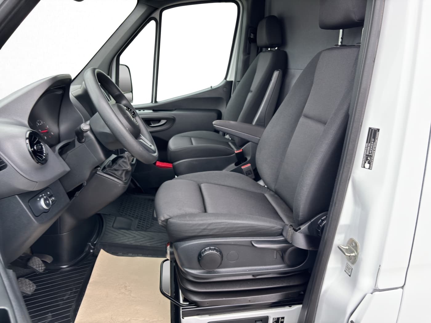 Mercedes-Benz Sprinter 317 CDI Kasten Hochdach Standard Bild 14
