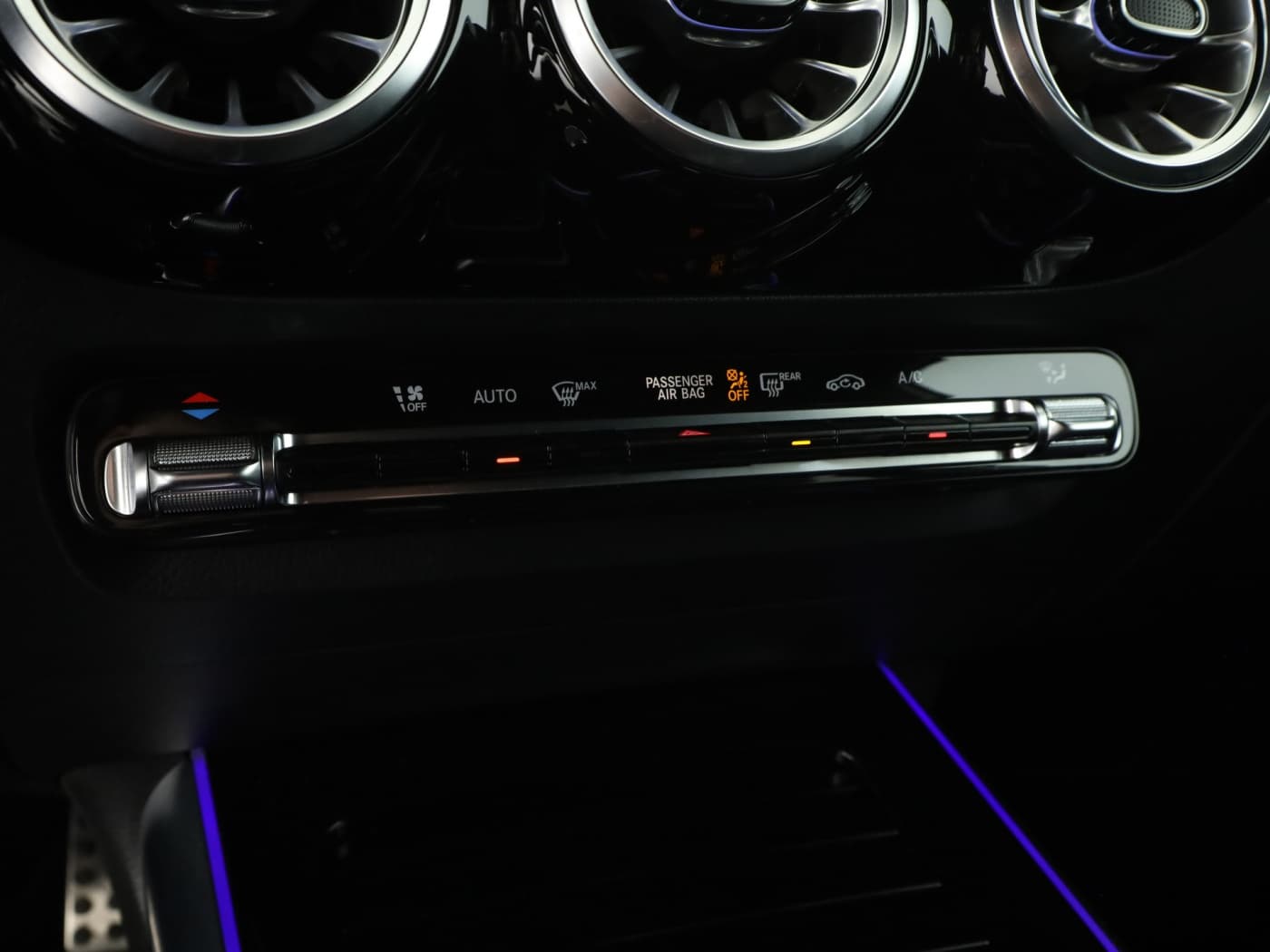 Mercedes-Benz GLA 200 Bild 14