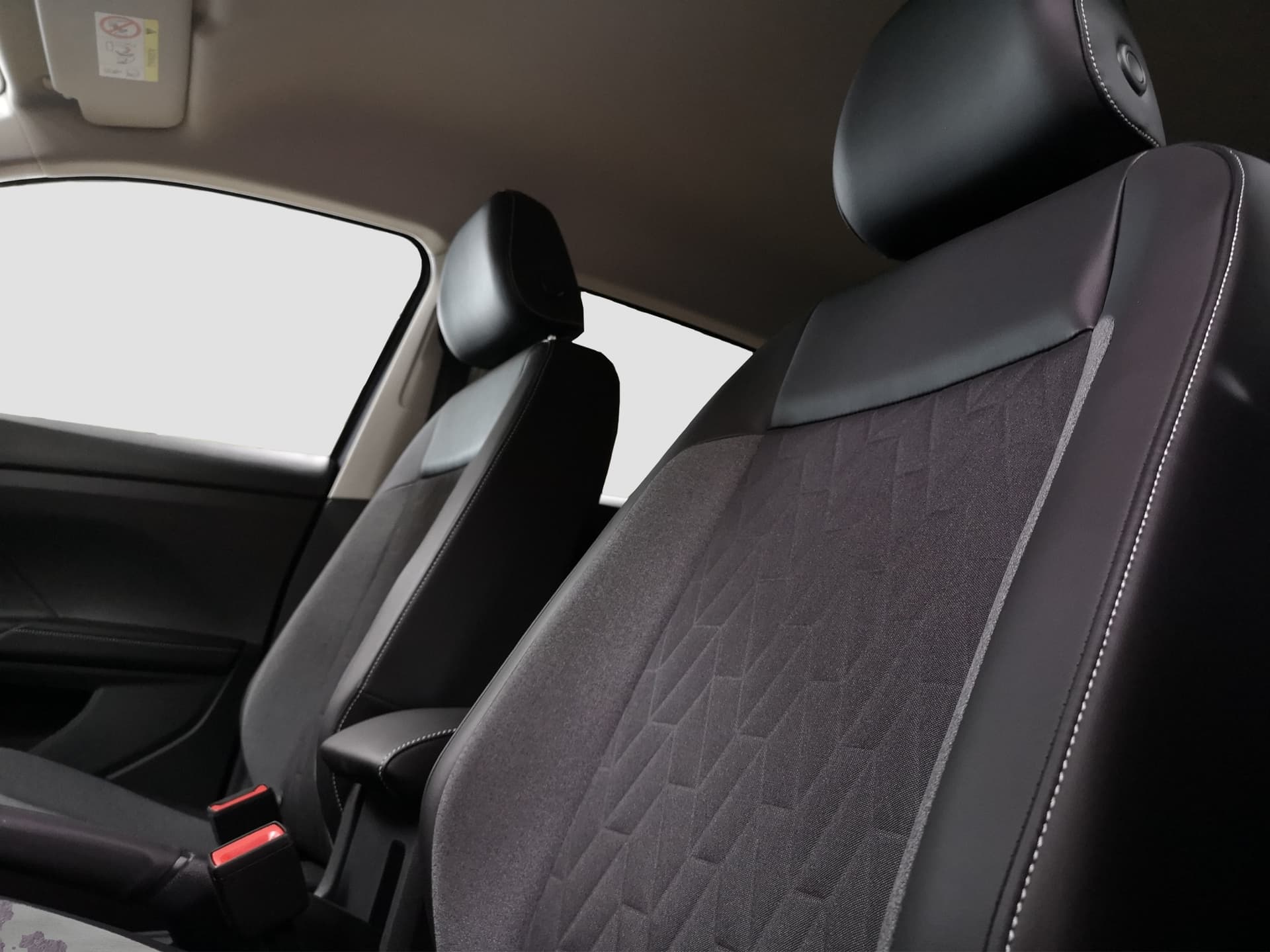 Volkswagen T-Cross Life 1.0 l TSI OPF  DSG Bild 16